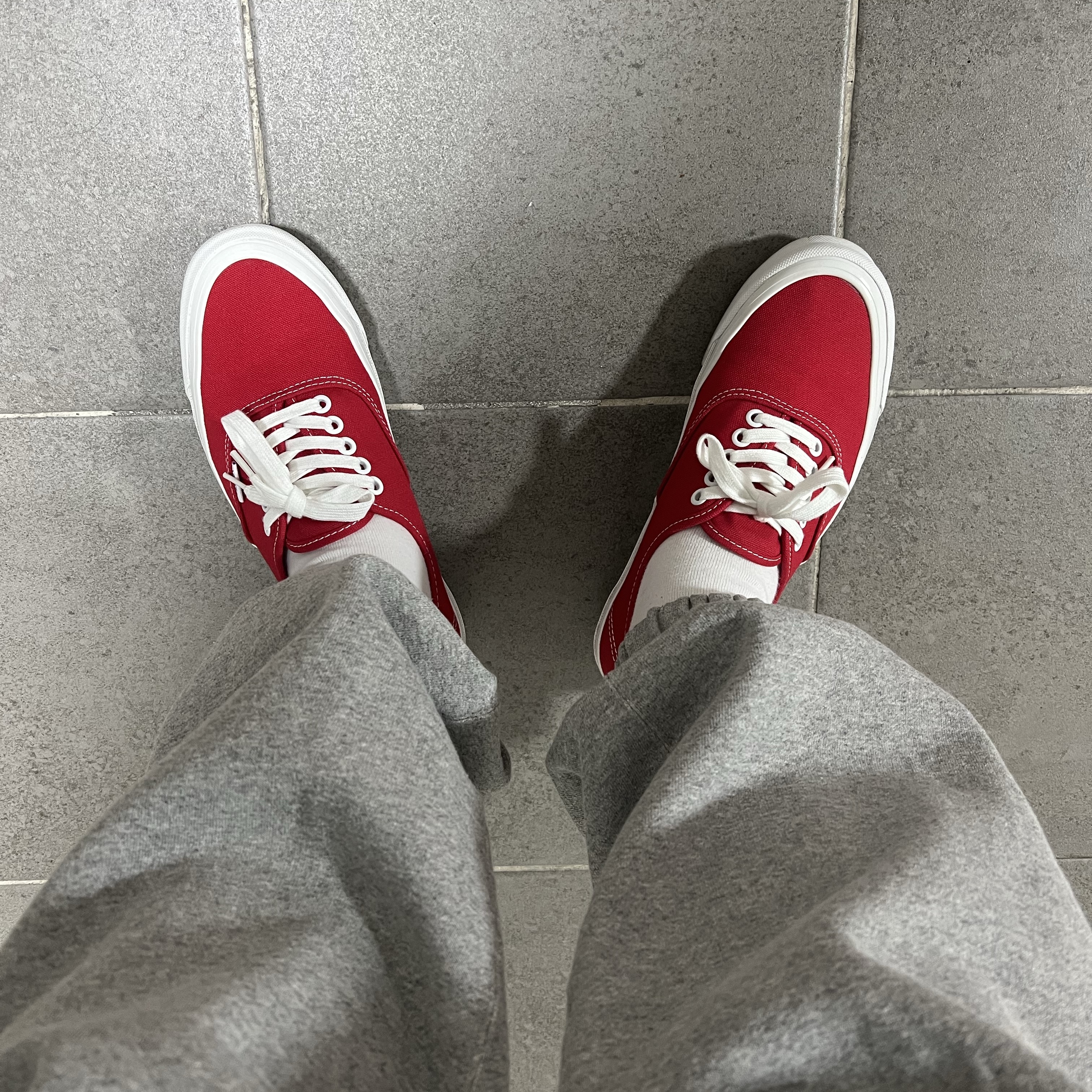 Vans Vault OG Authentic LX Chili Pepper Red 착용 스타일