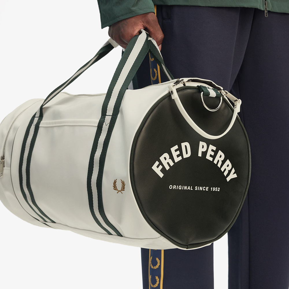 프레드페리 클래식 배럴 백 에크루/나이트그린(Fred Perry Classic Barrel Bag Ecru/Nghtgreen) - 2