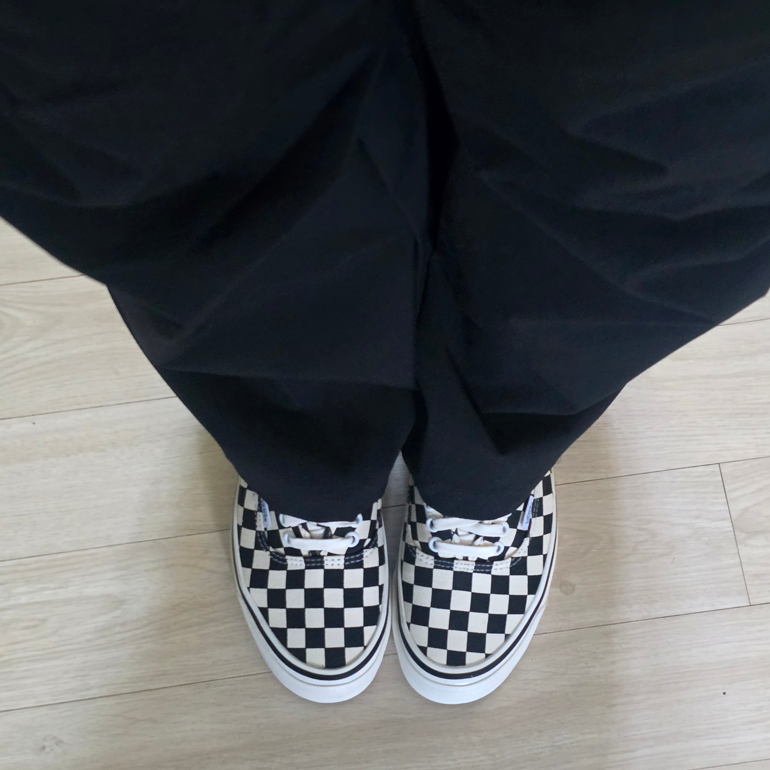 Vans Authentic 44 DX Anaheim Factory Black 착용 스타일 - 2