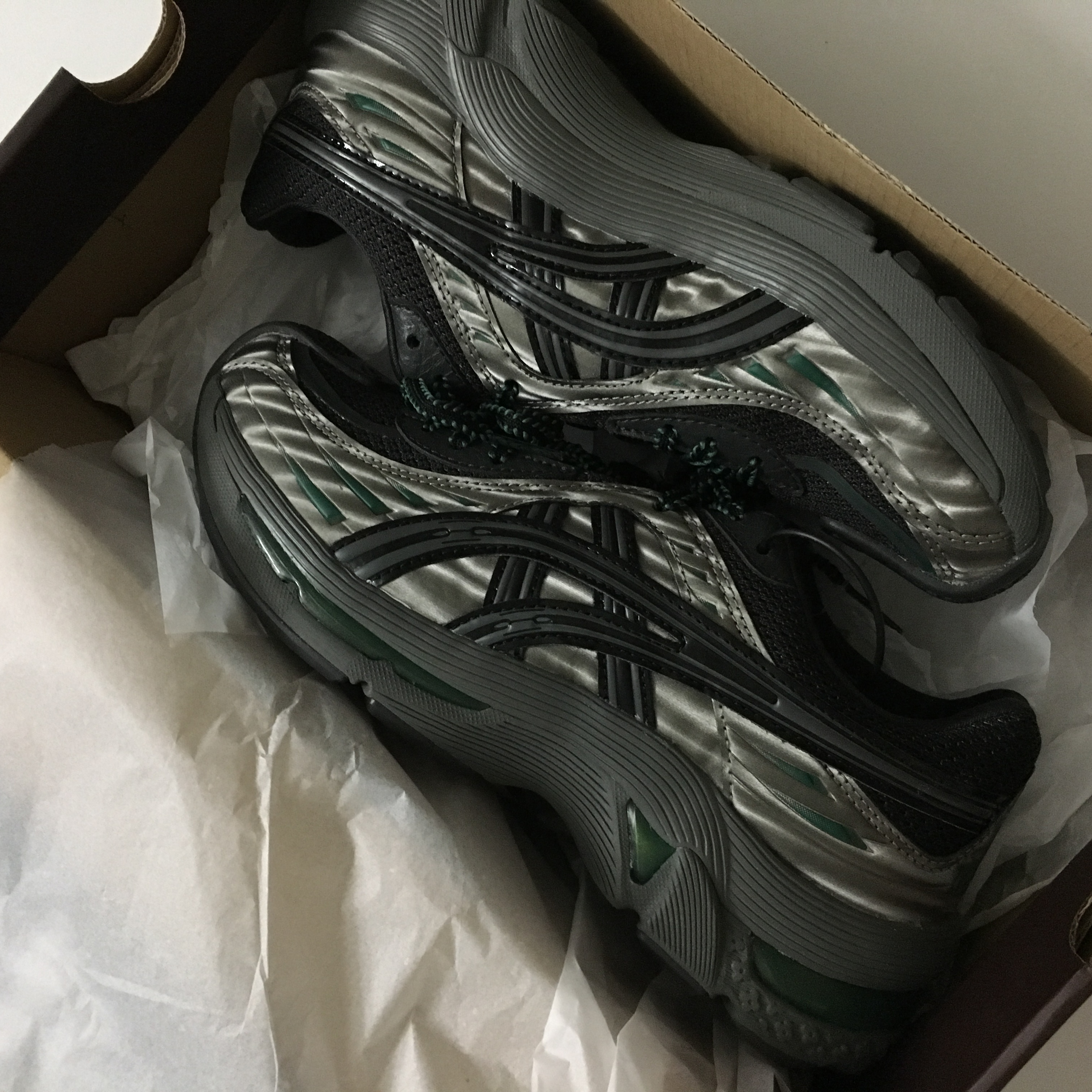 (W) Asics x Kiko Kostadinov Gel-Flammae Grey Black 착용 스타일 - 2