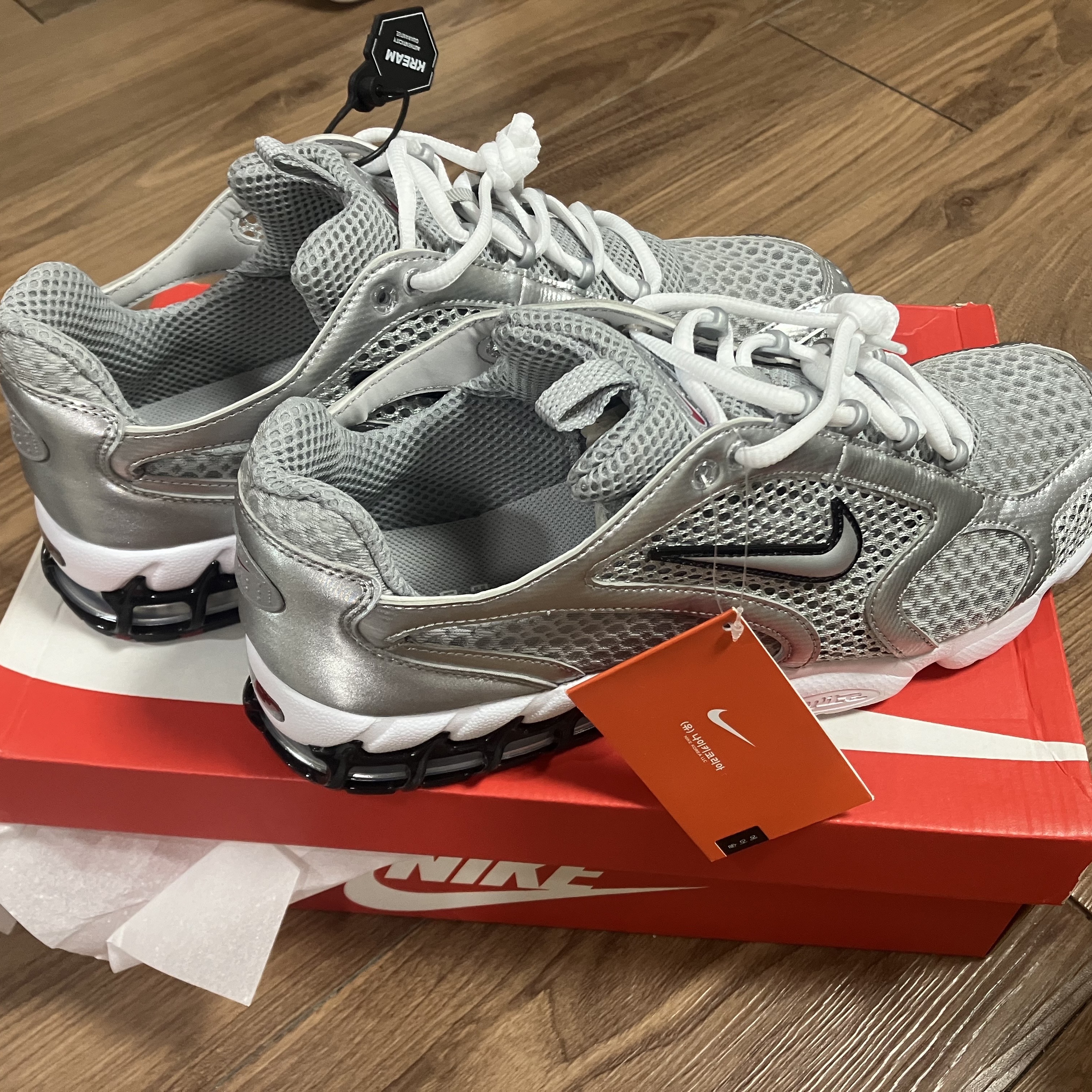 Nike Air Zoom Spiridon Cage 2 Metallic Silver 착용 스타일