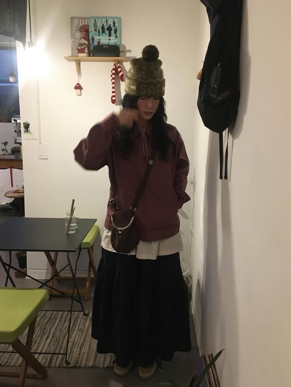 Safarispot  S.T.C SAF POM BEANIE KHAKI, Safarispot  S.T.C SAF POM BEANIE BLACK 착용 스타일