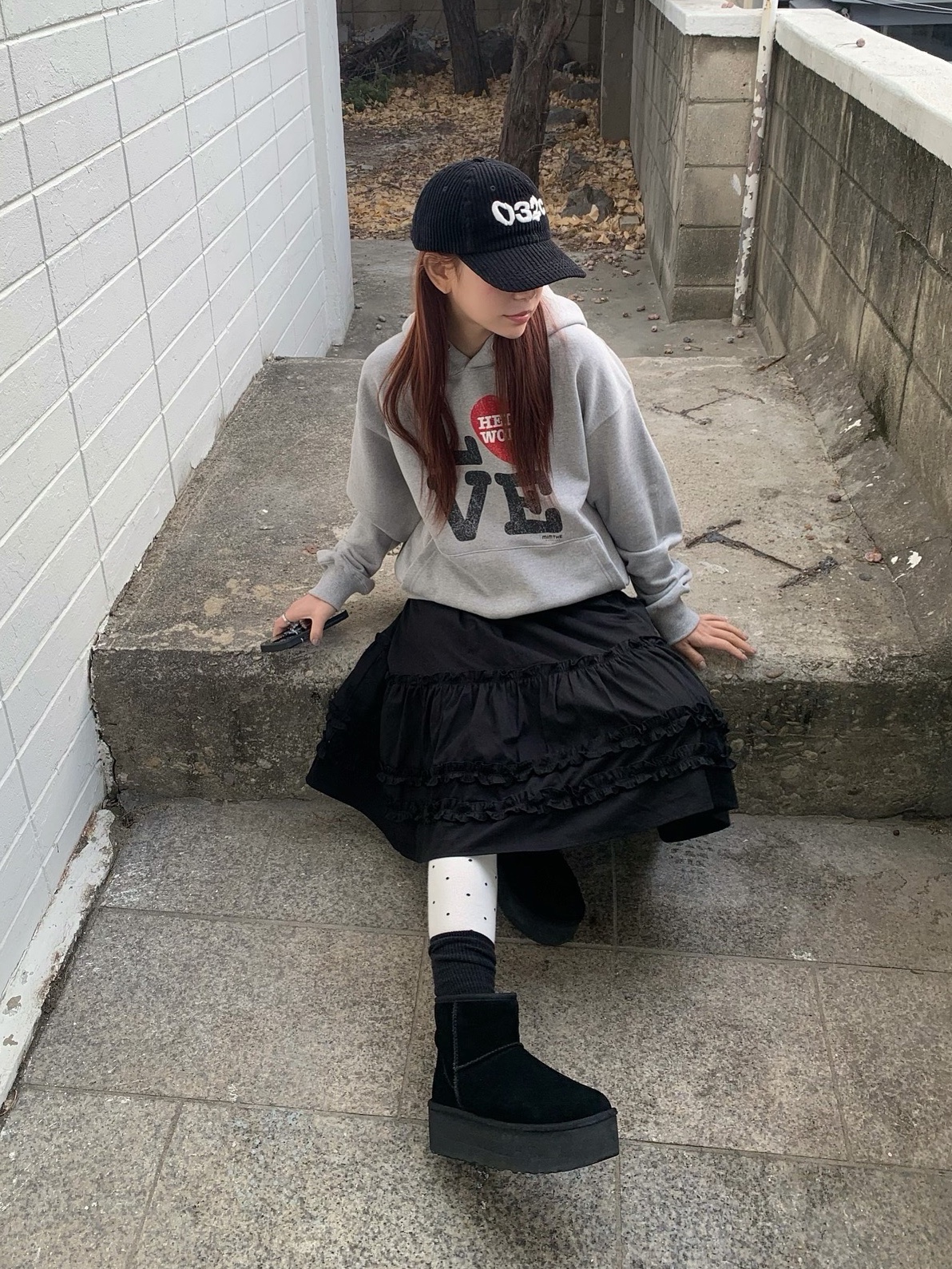 (W) UGG Classic Mini Platform Boots Black 착용 스타일