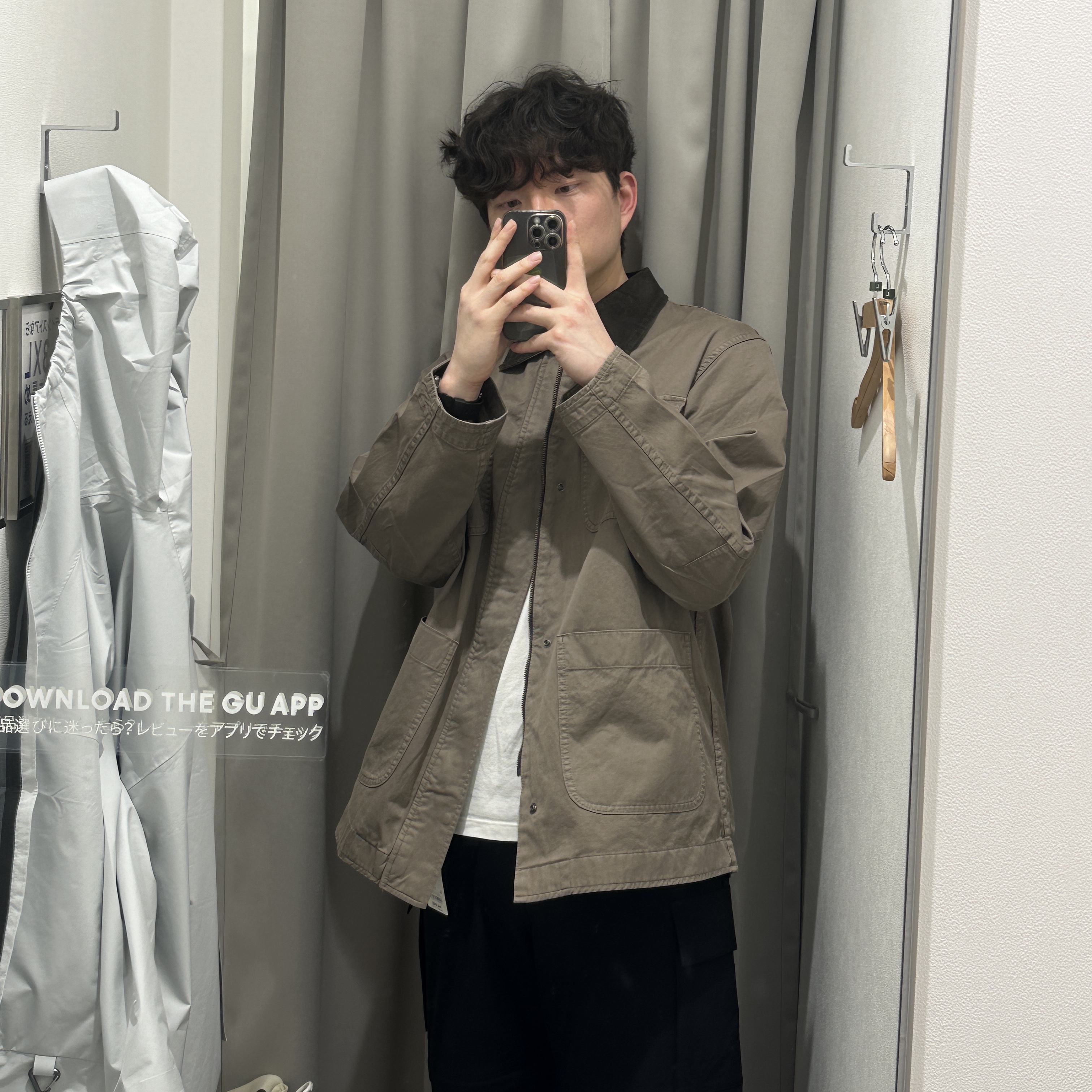 GU Washed Cotton Work Jacket Dark Gray 착용 스타일