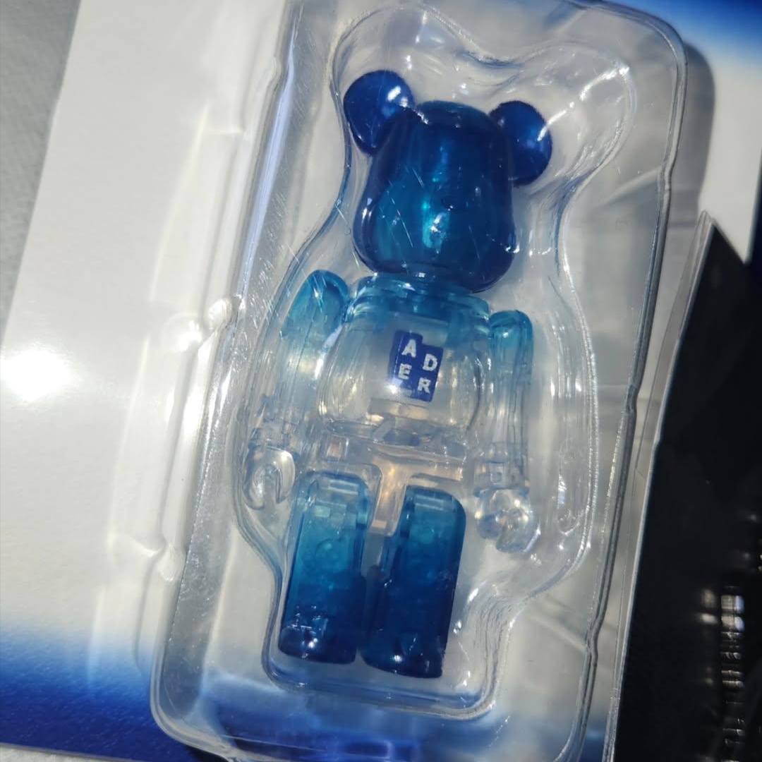 Bearbrick x Ader Error 100% 착용 스타일