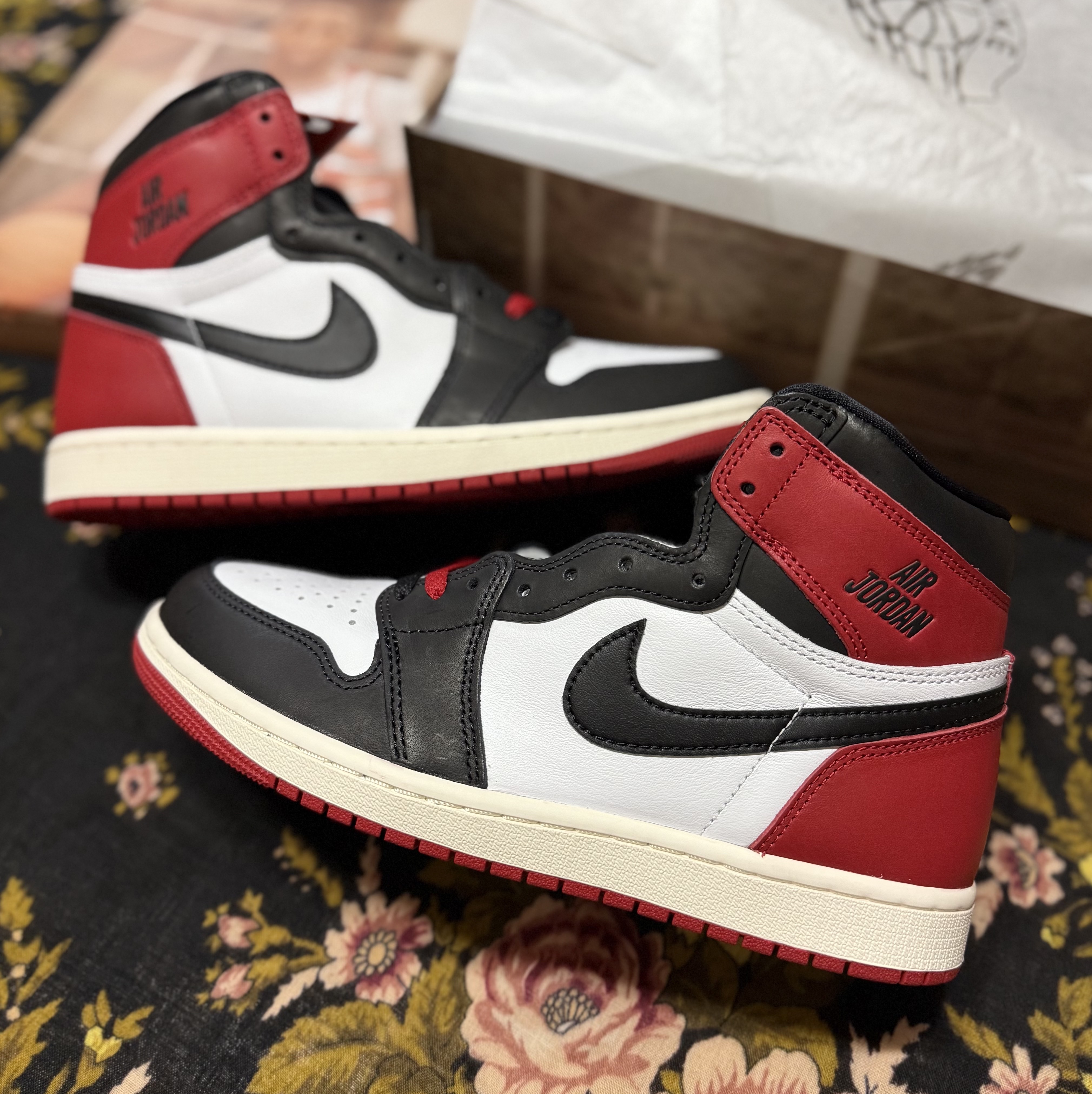 Jordan 1 Retro High OG Black Toe 착용 스타일 - 2