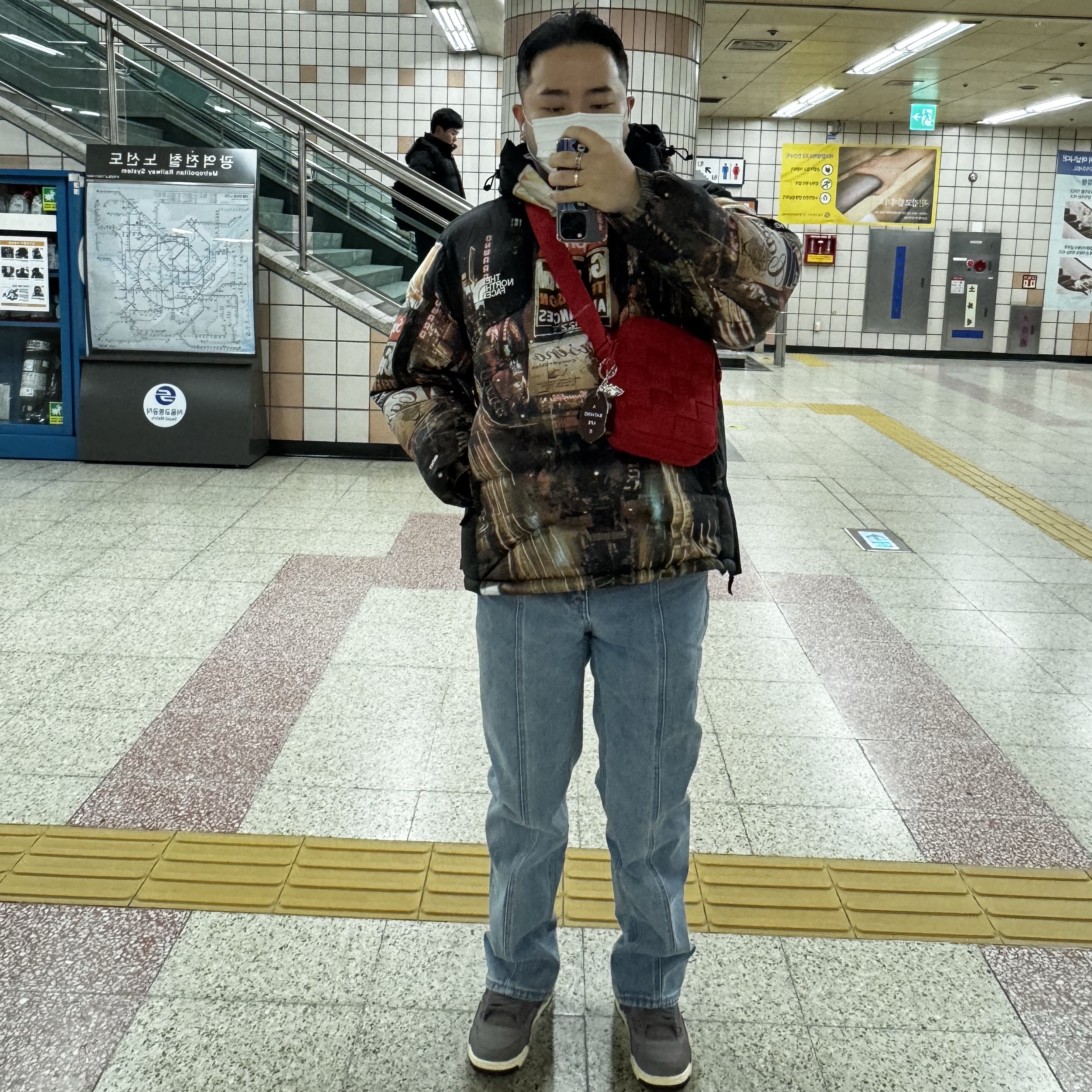 Jordan 4 x A Ma Maniere Retro Violet Ore, Supreme x The North Face 800-Fill Half Zip Hooded Pullover Times Square - 22FW 착용 스타일