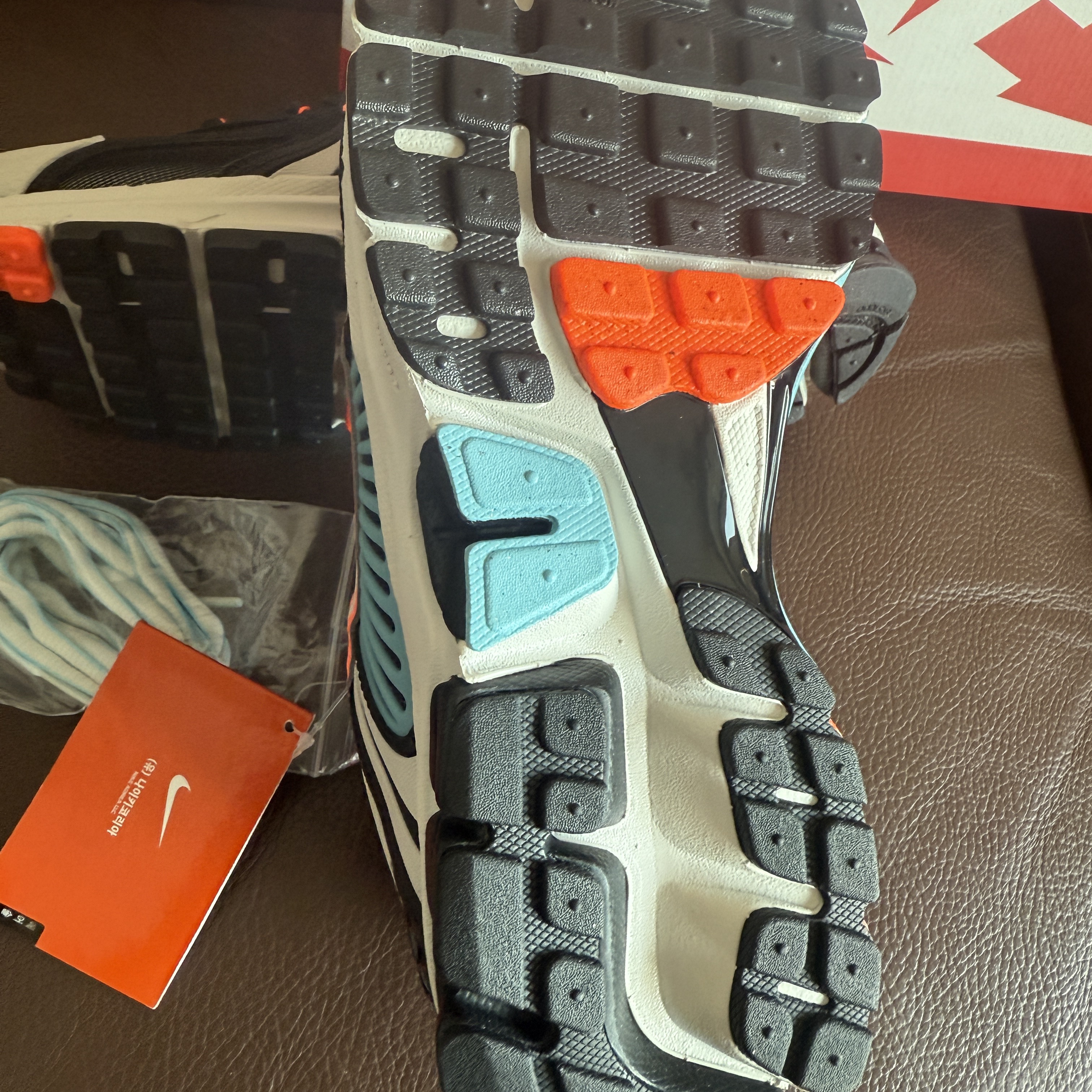 (W) Nike Zoom Vomero 5 Black Blue Gaze 착용 스타일 - 4