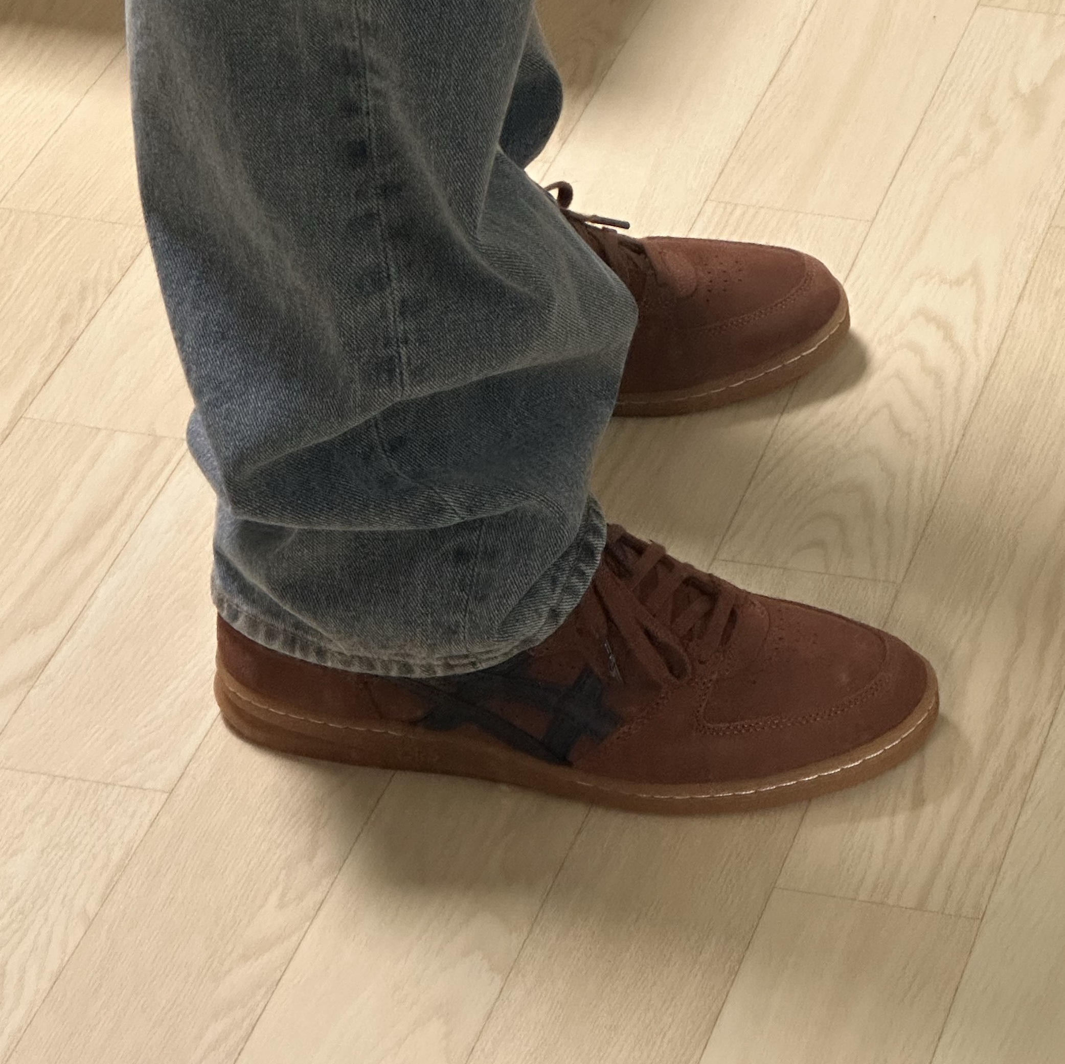 Asics x Hay Skyhand OG Turtoise Shell Blueberry 착용 스타일