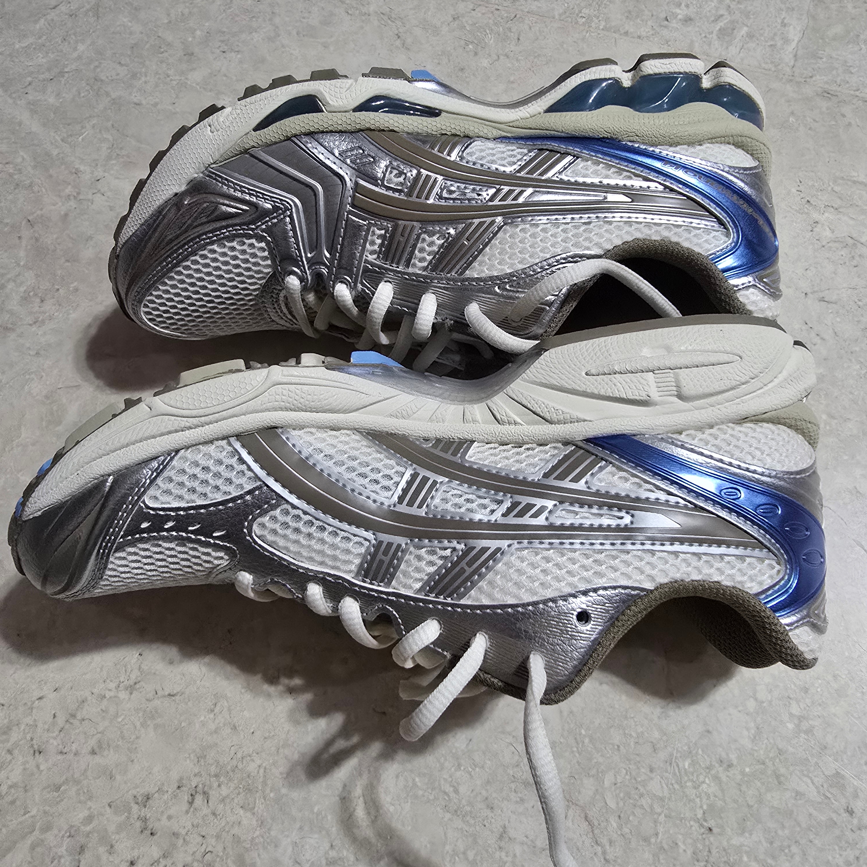 (W) Asics Gel-Kayano 14 Cream Pepper 착용 스타일 - 3