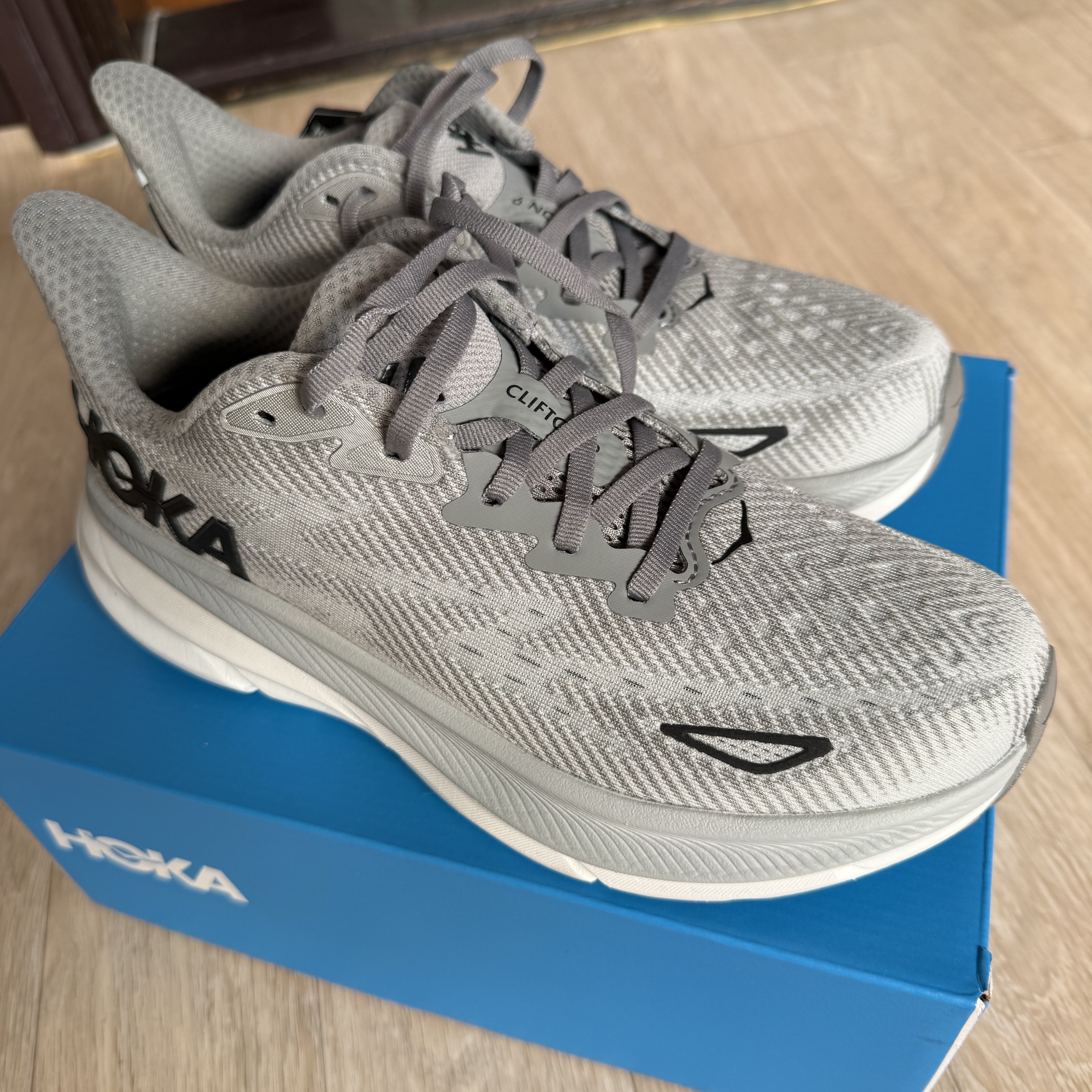 Hoka Clifton 9 Harbor Mist - Regular 착용 스타일