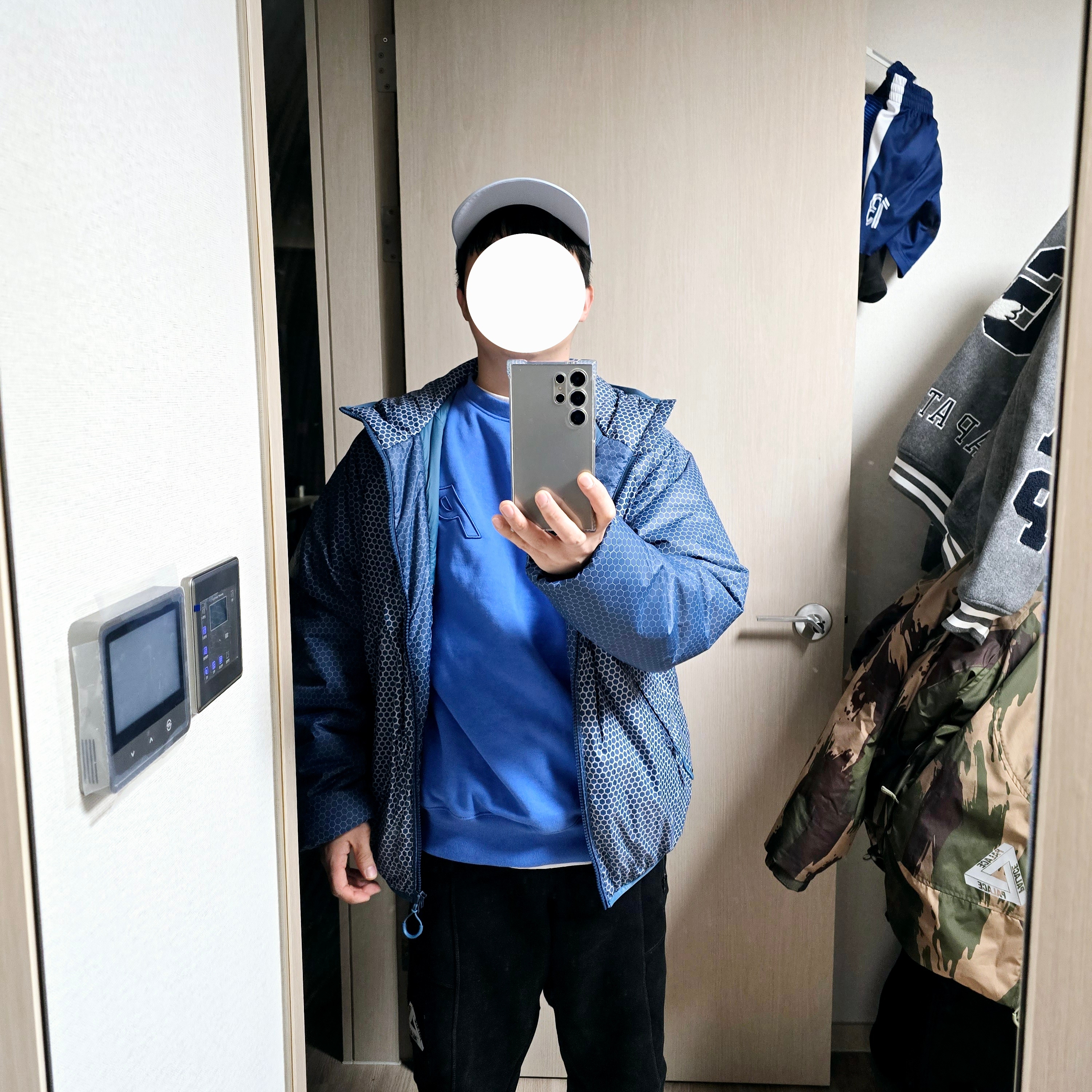 Palace Hexagon Pertex Quilted Jacket Blue - 24SS, Palace Outline P-3 Crew Palatial Blue - 24SS 착용 스타일 - 1
