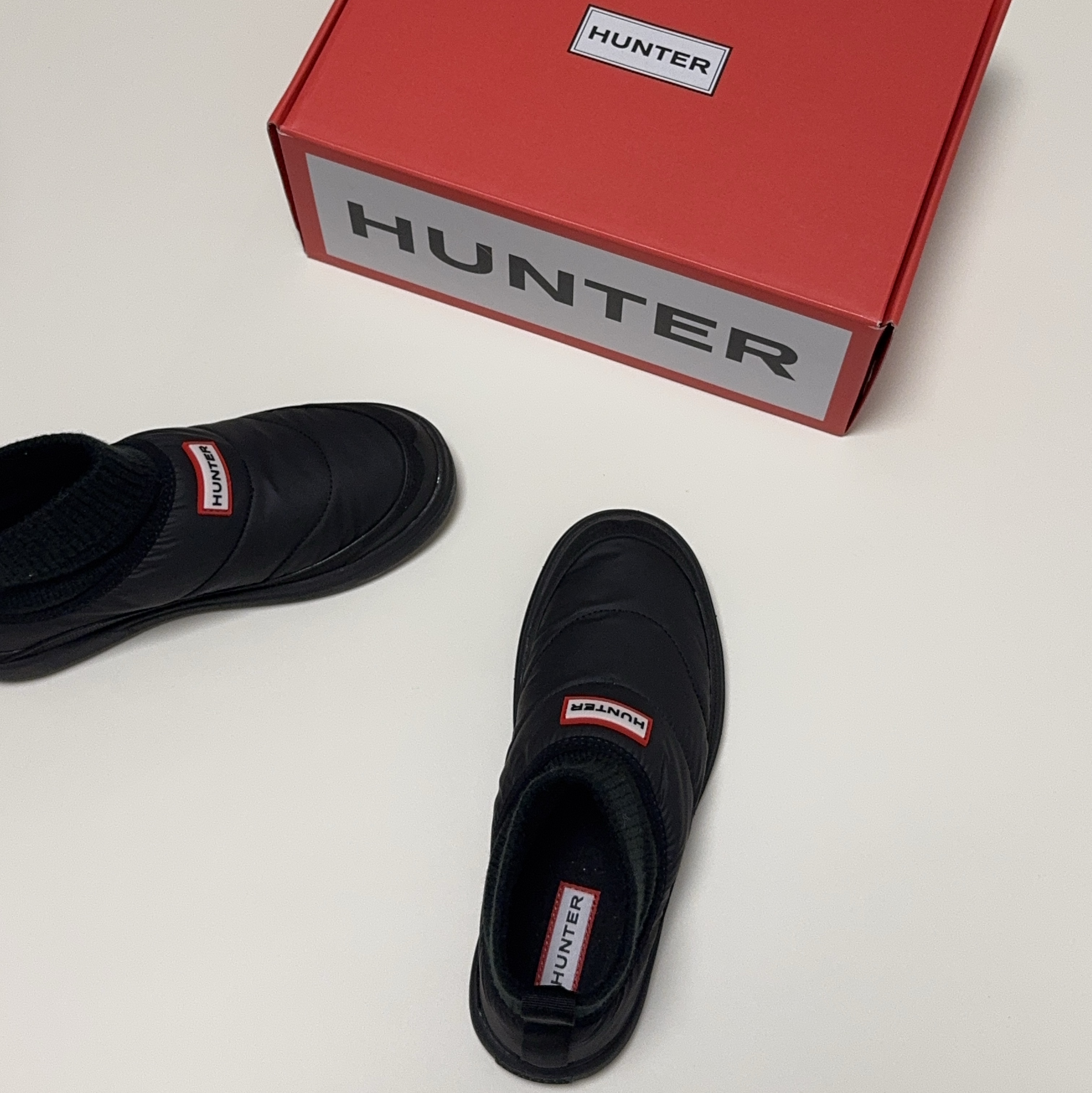 (W) Hunter In Out Puffer Knit Cuff Boots Black 착용 스타일 - 1