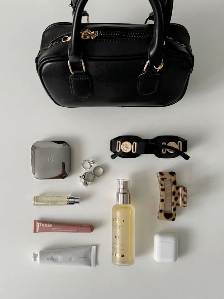 Chanel Square Sunglasses Acetate & Black Frame Grey Lenses International Fit, Chanel La Creme Main Rich Hand Cream 50ml 착용 스타일 - 2