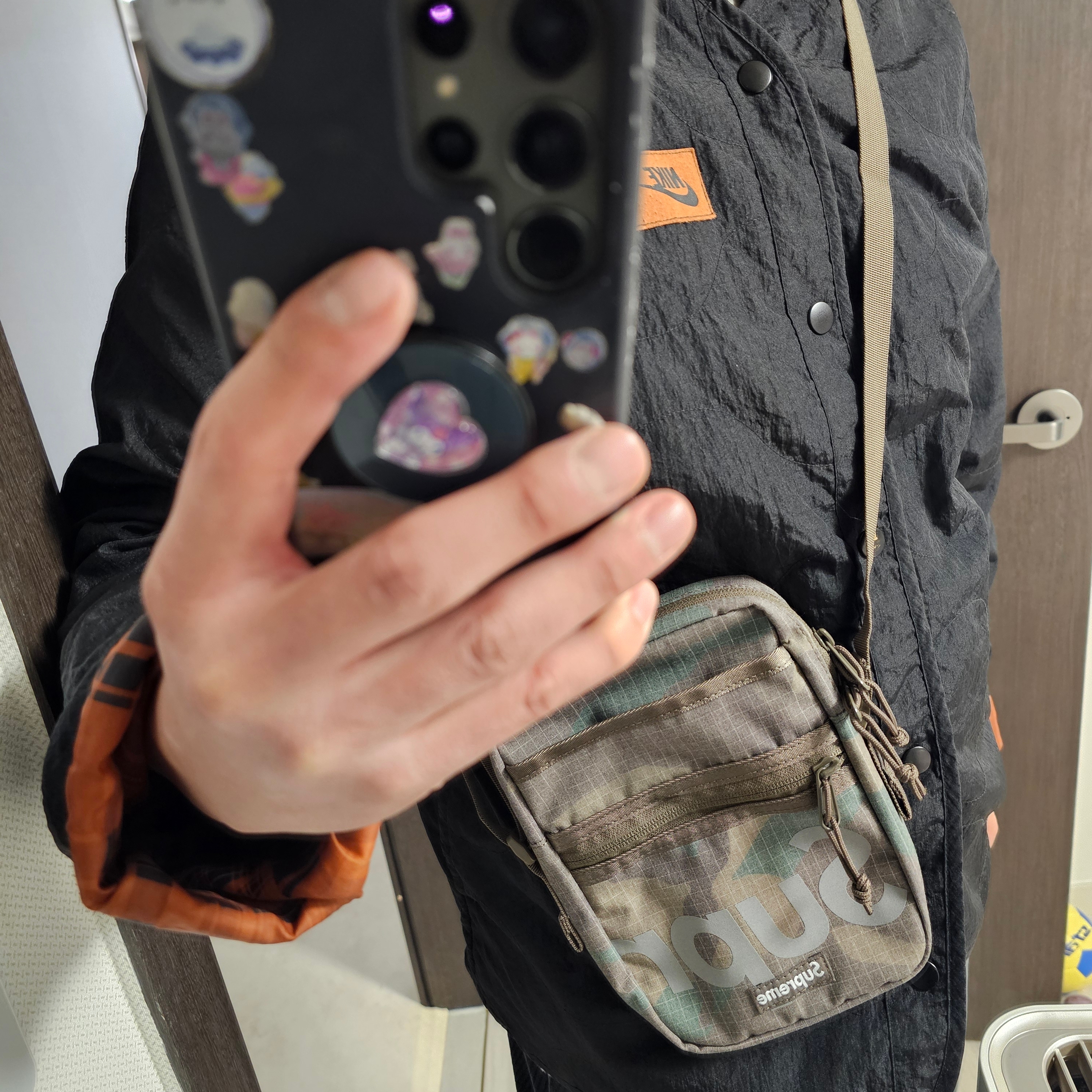 Supreme Shoulder Bag Woodland Camo - 24SS 착용 스타일