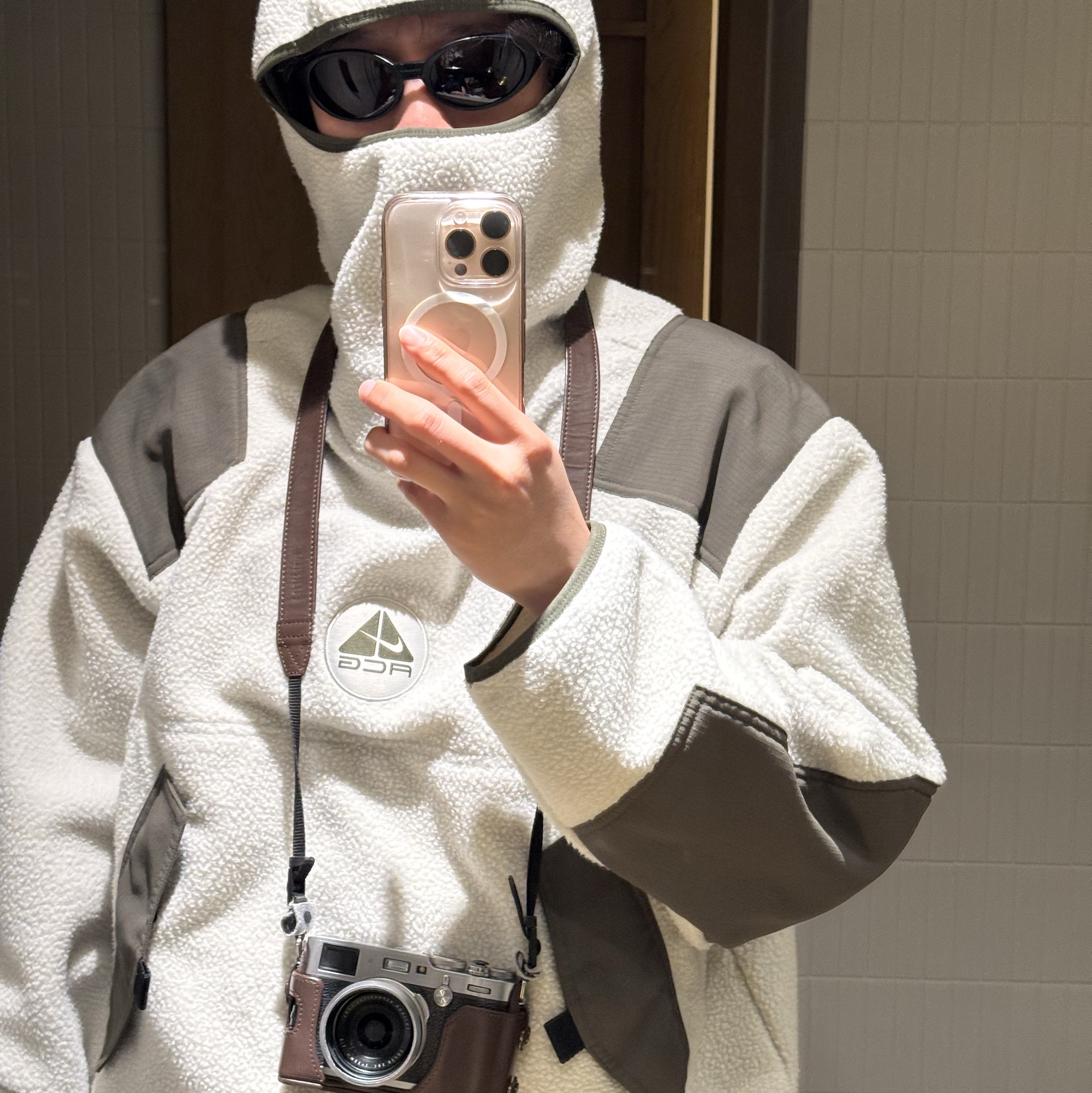 Nike ACG Balaclava Retro Fleece Pullover Light Bone Cargo Khaki - Asia, Oakley Eye Jacket Redux Matte Black Frame Prizm Grey Lenses High Bridge Fit 착용 스타일