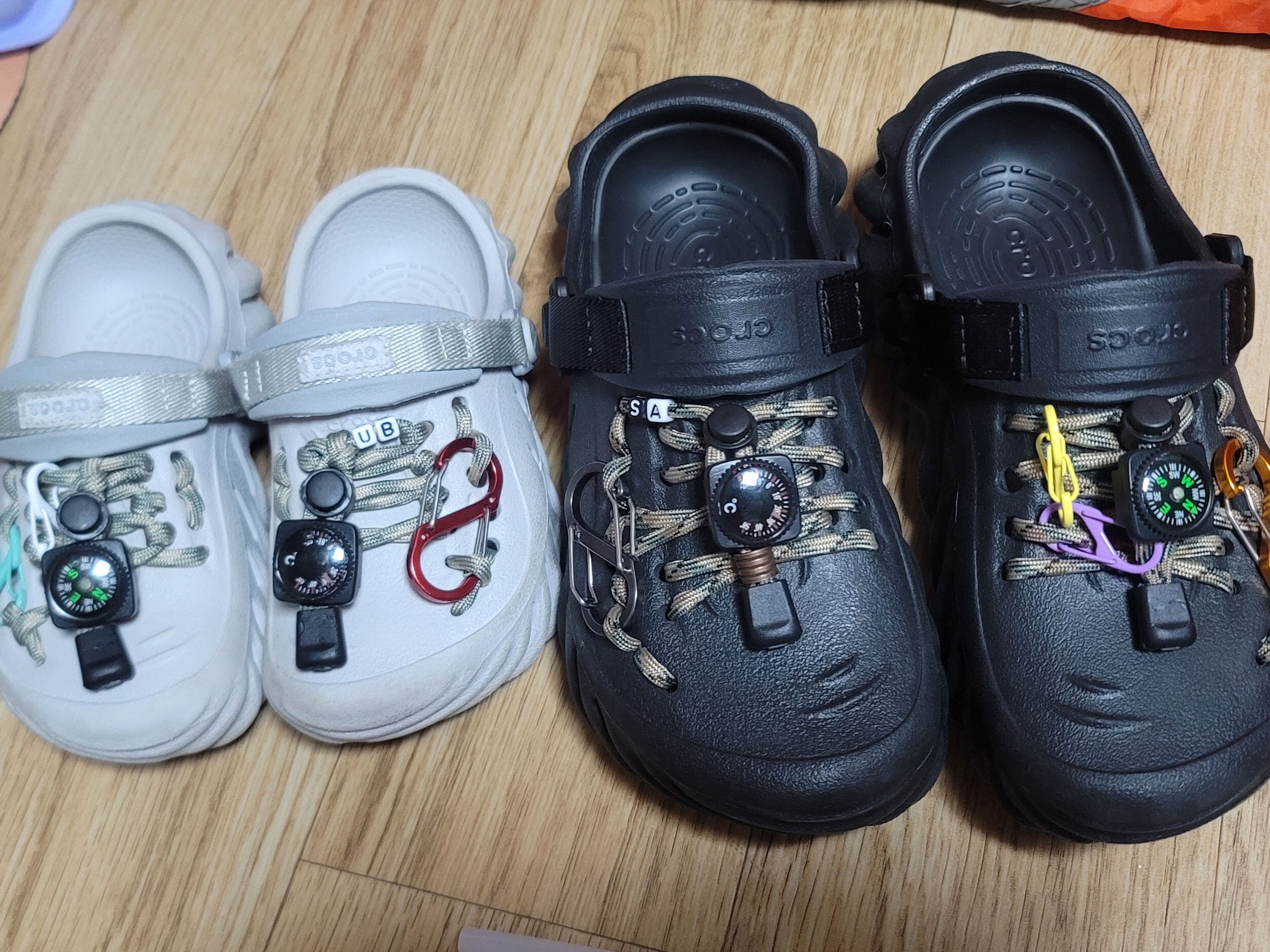 Crocs Echo Clog Bone Black 착용 스타일