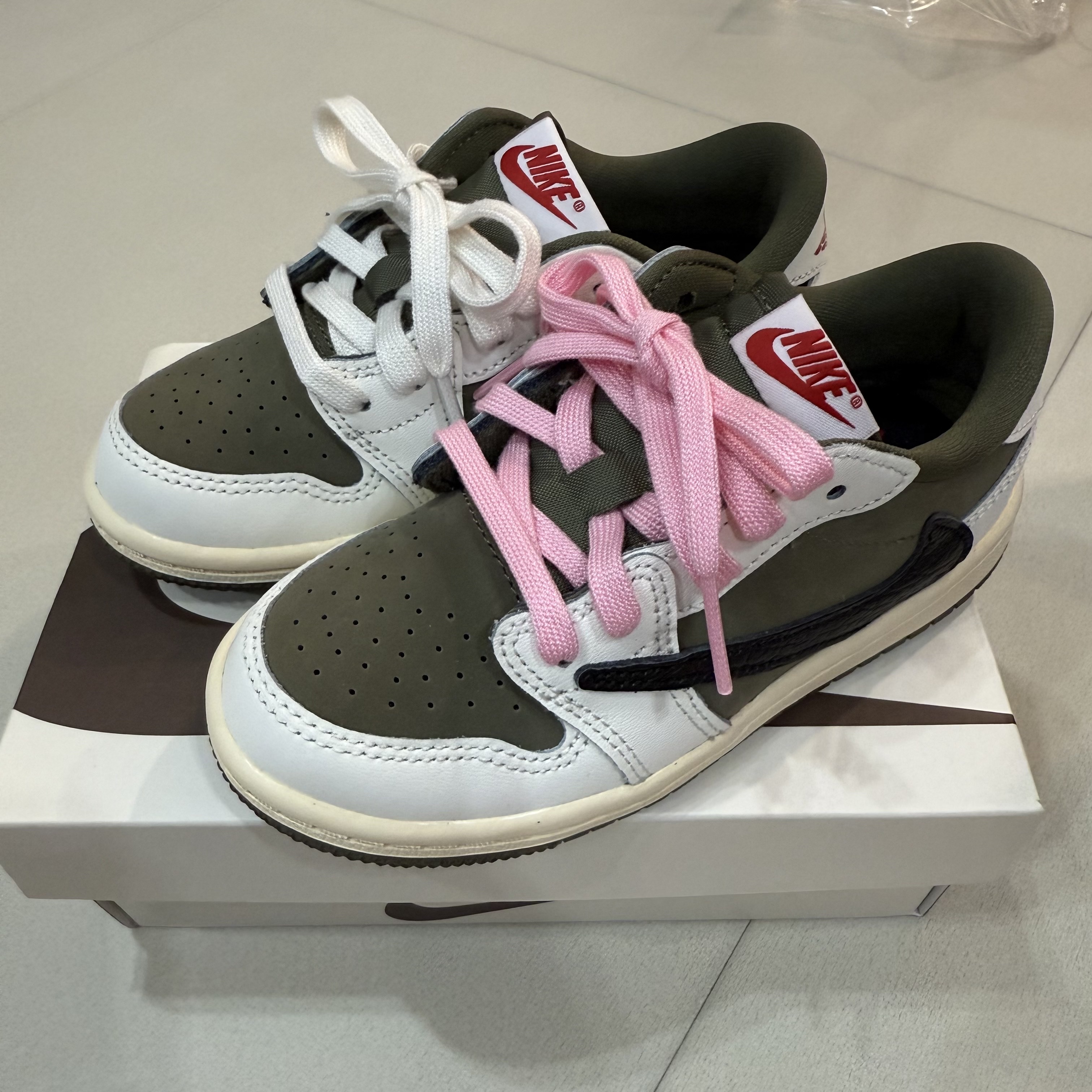(TD) Jordan 1 x Travis Scott Retro Low OG SP Reverse Olive 착용 스타일