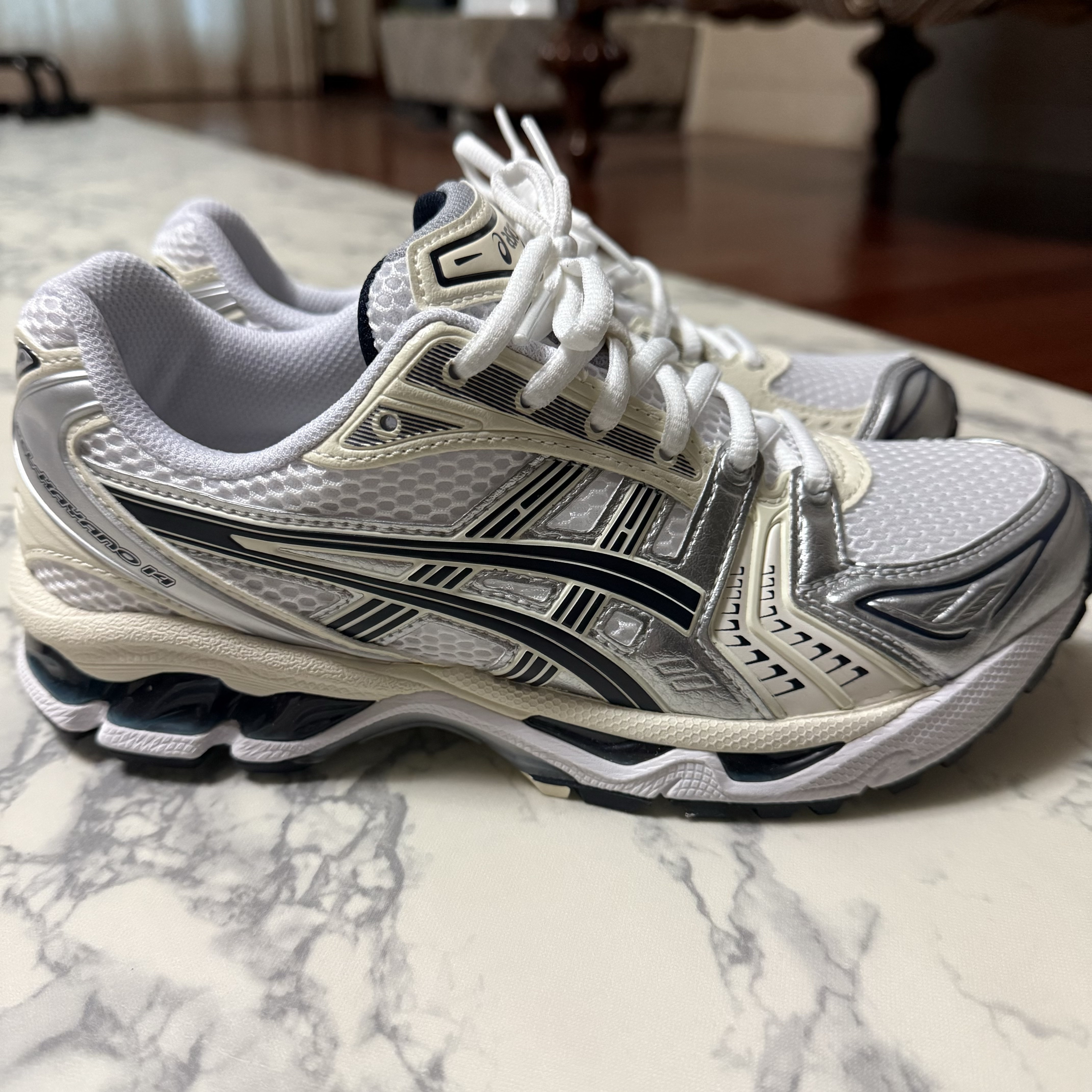 (W) Asics Gel-Kayano 14 White Midnight 착용 스타일 - 2