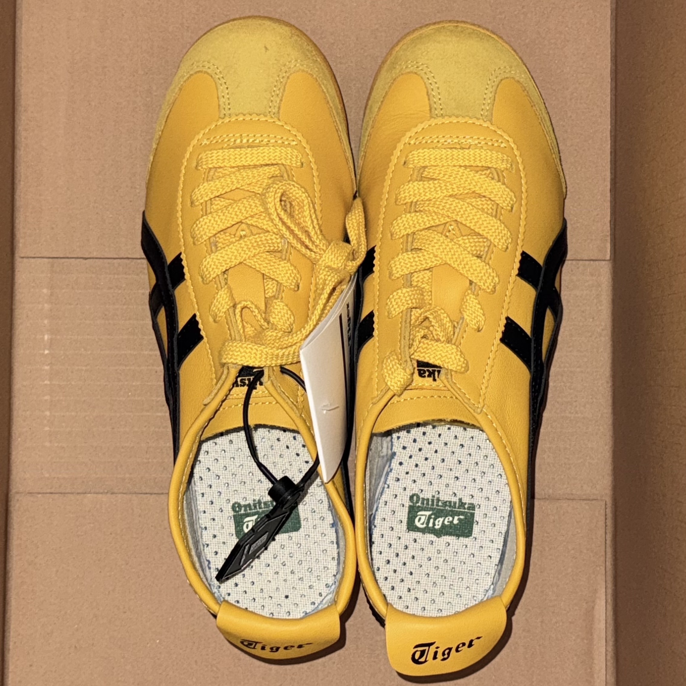 Onitsuka Tiger Mexico 66 Yellow Black 착용 스타일