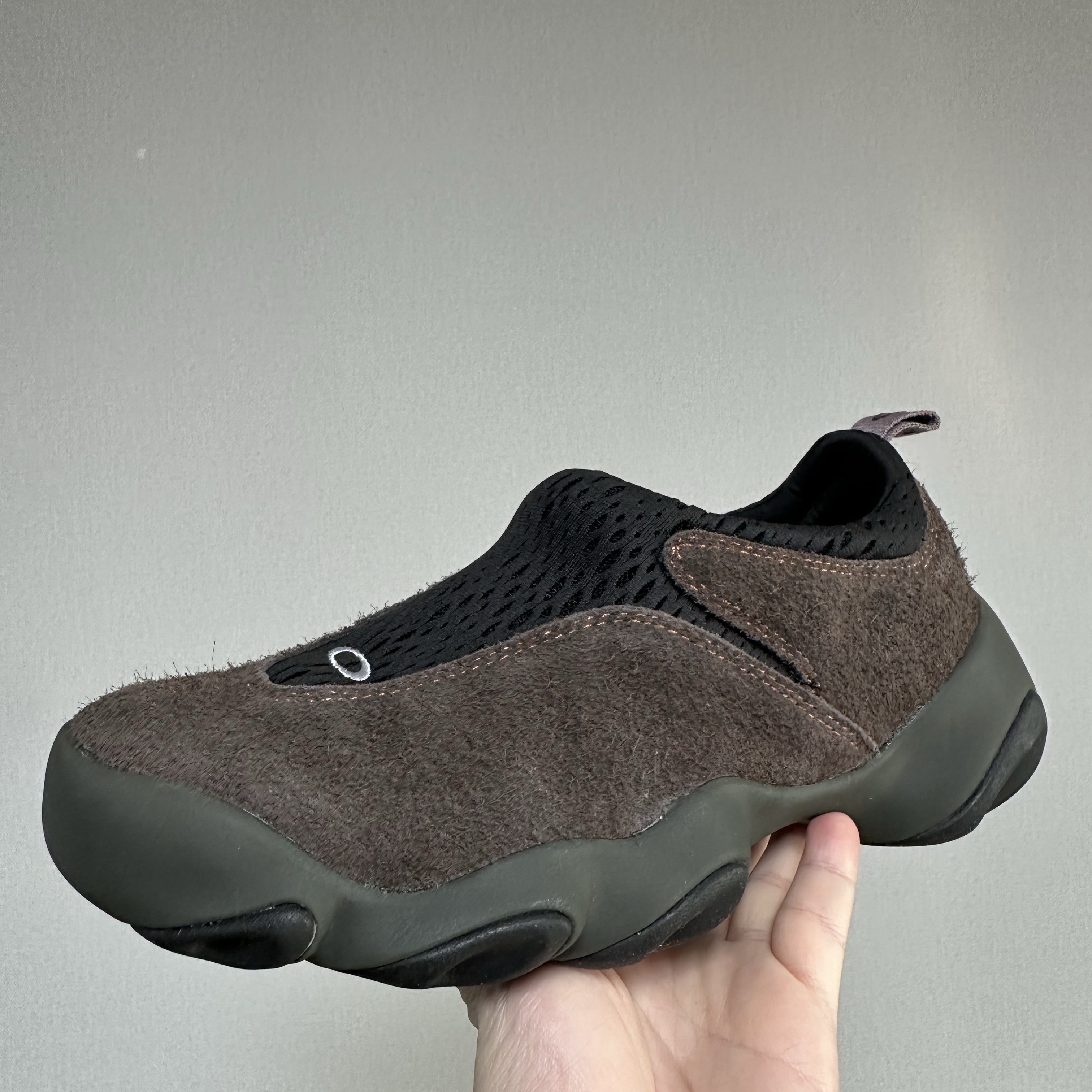 Oakley Factory Team x Brain Dead Suede Flesh Java 착용 스타일 - 1