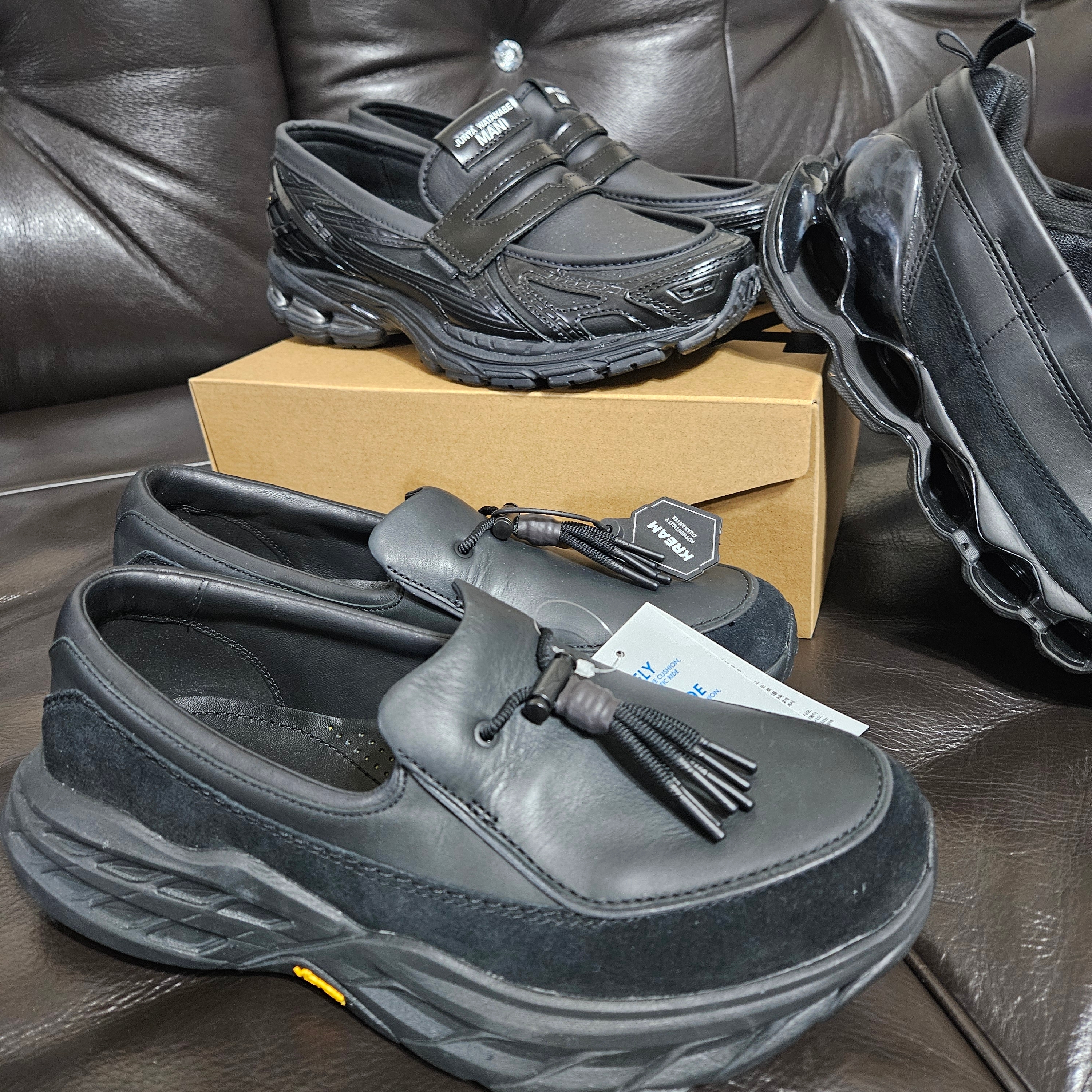 Hoka Speed Loafer Black, New Balance x Junya Watanabe Man 1906L Black 착용 스타일 - 4