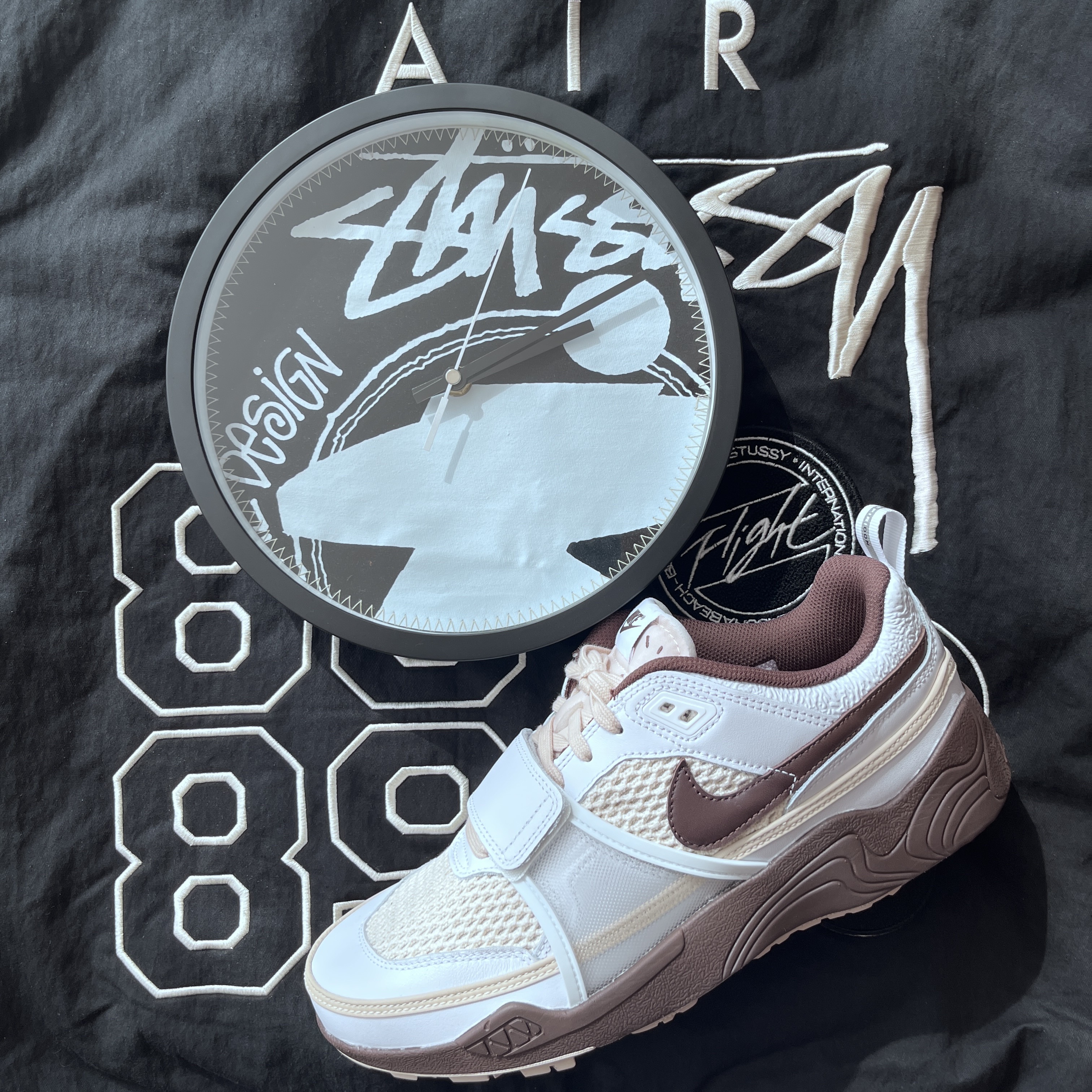 Nike x Travis Scott Zoom Field Jaxx White and Light Chocolate 착용 스타일 - 4
