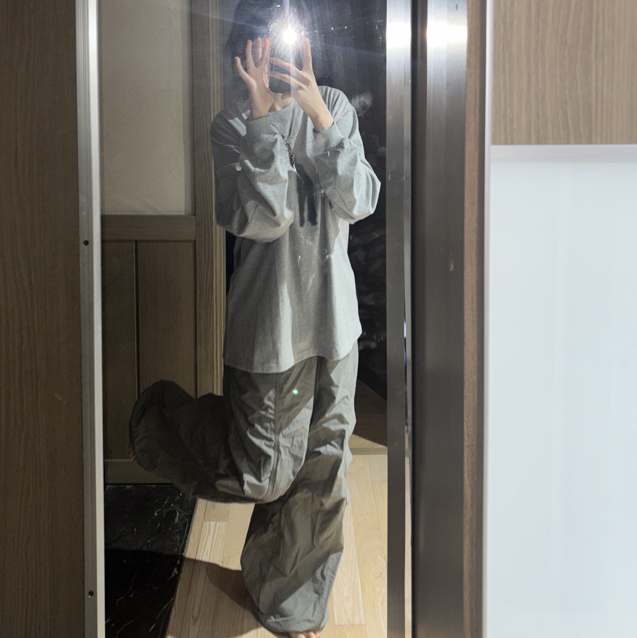 Hatchingroom Ghost T-Shirt M.Grey 착용 스타일