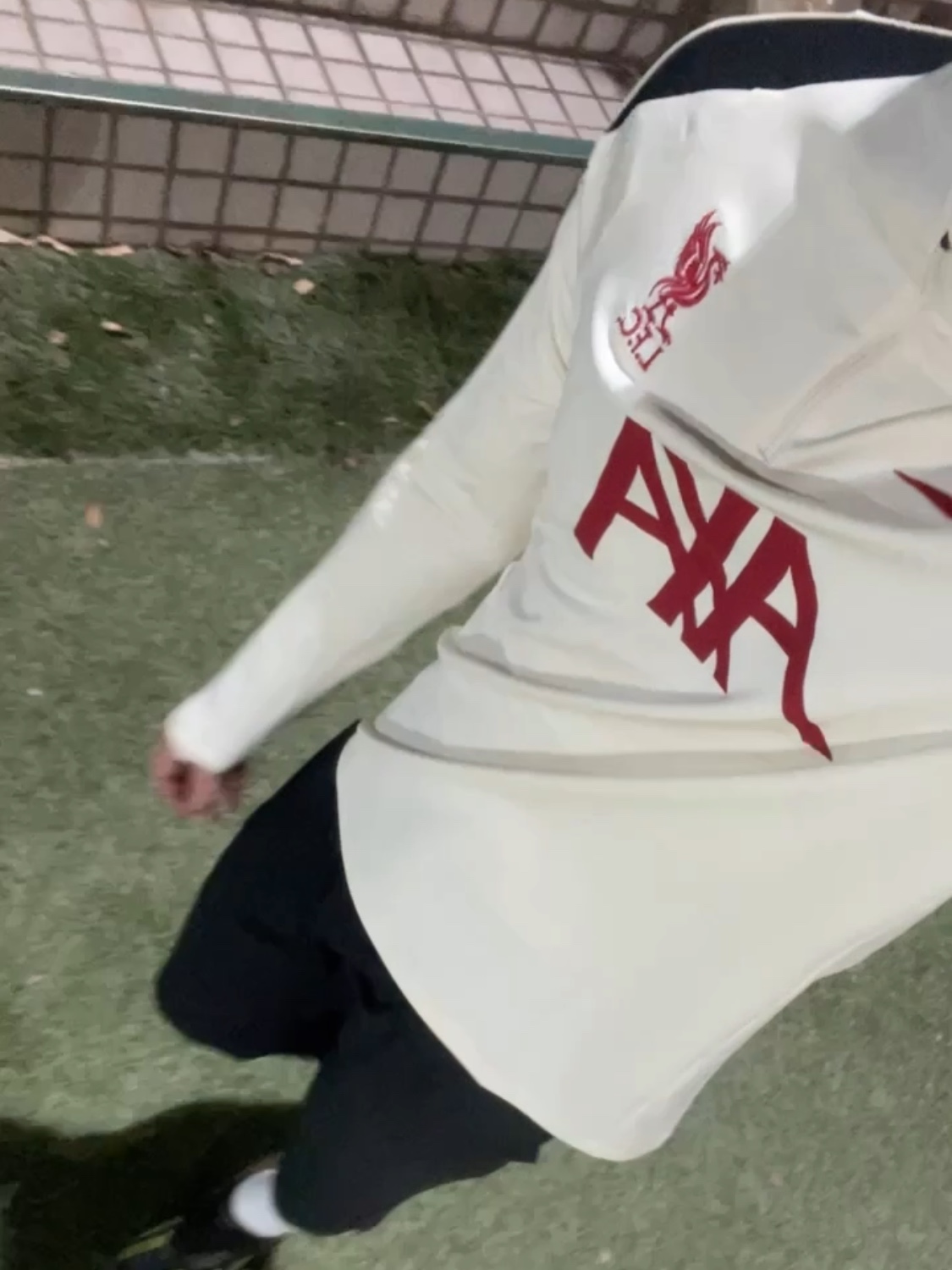 Nike Liverpool FC Strike Dri-Fit Football Drill Top Coconut Milk Black 착용 스타일