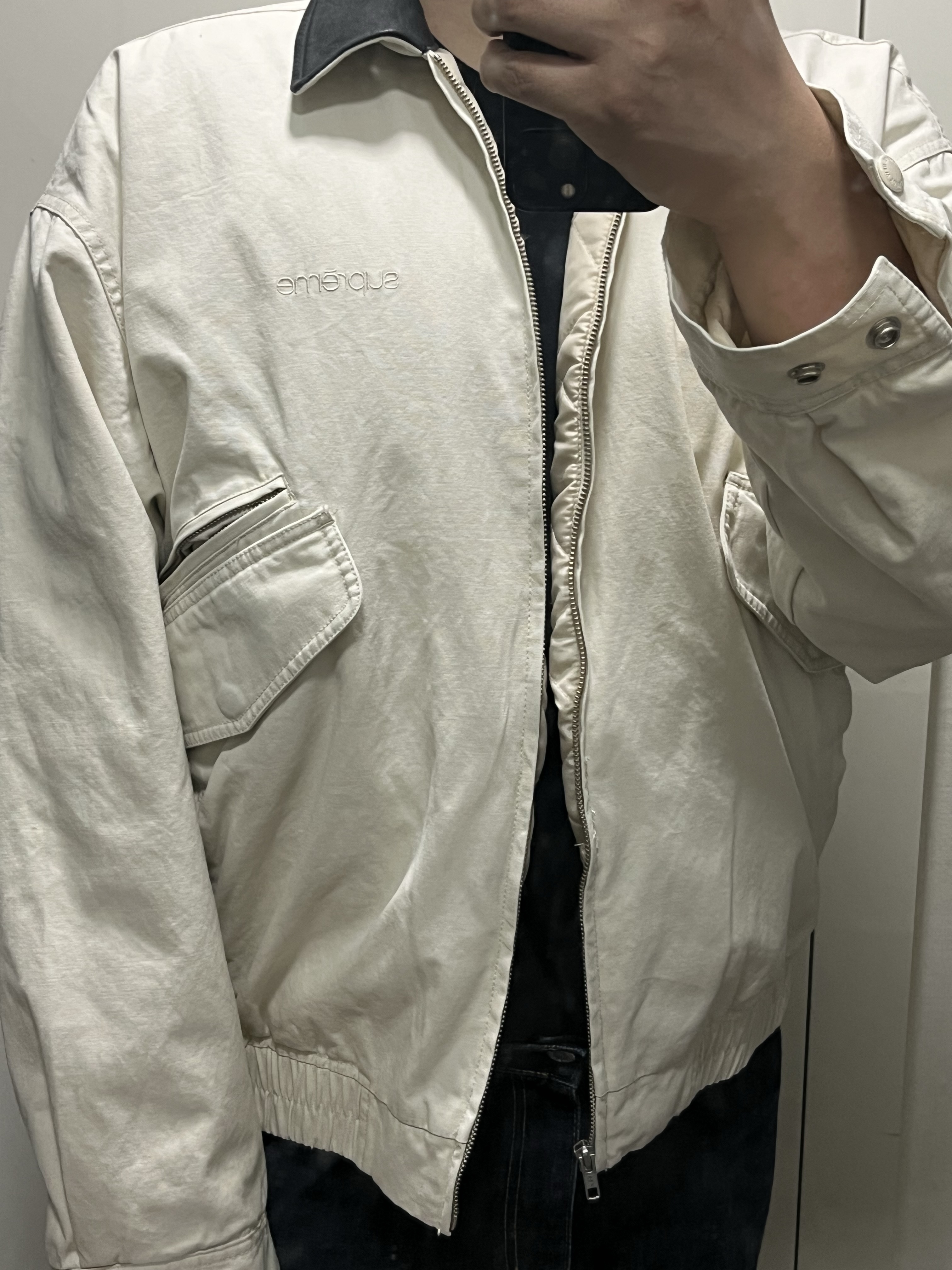 Supreme Leather Collar Utility Jacket Stone - 24FW 착용 스타일