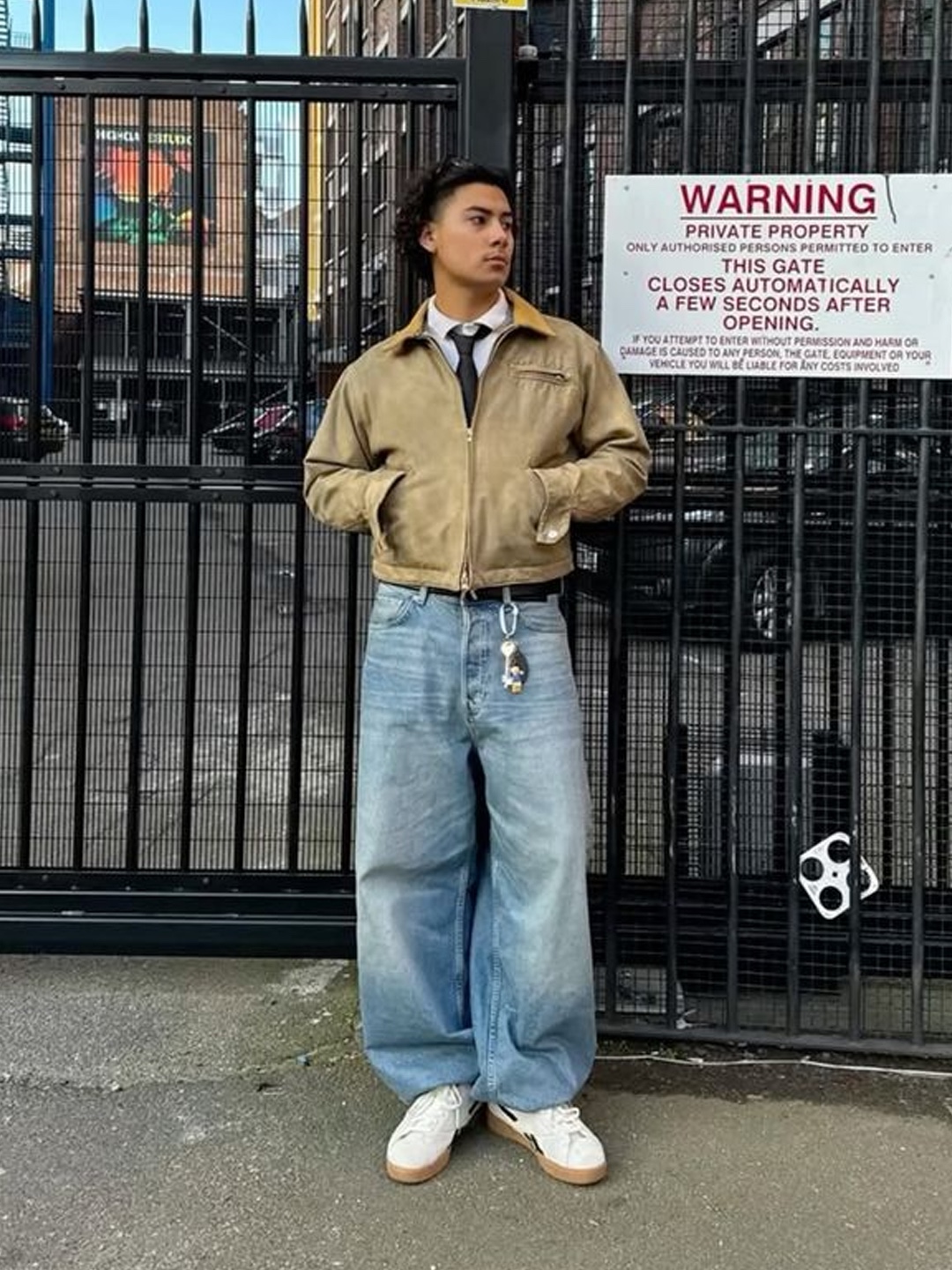 Supreme Faux Shearling Lined Work Shirt Red Denim - 24FW, Human Made Dachs Corduroy Work Jacket Beige 착용 스타일 - 3