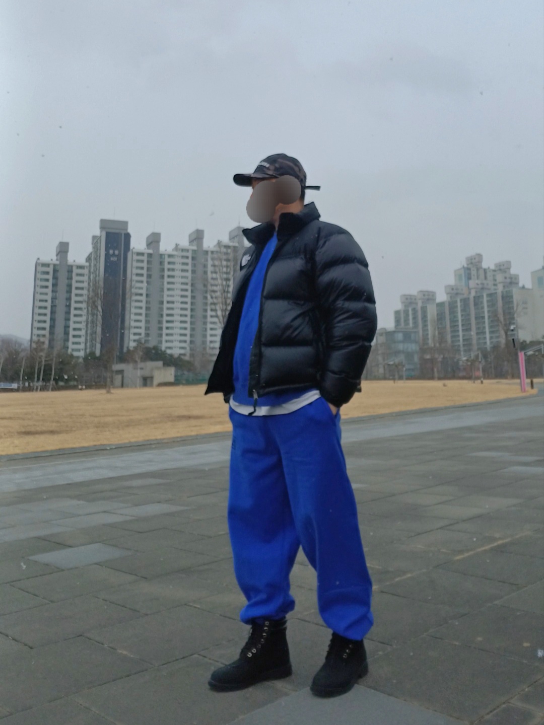 Nike x Stussy NRG Acid Washed Fleece Pants Game Royal (DR4025-480), Nike x Stussy NRG Acid Washed Crewneck Game Royal (DR4024-480) 착용 스타일 - 2
