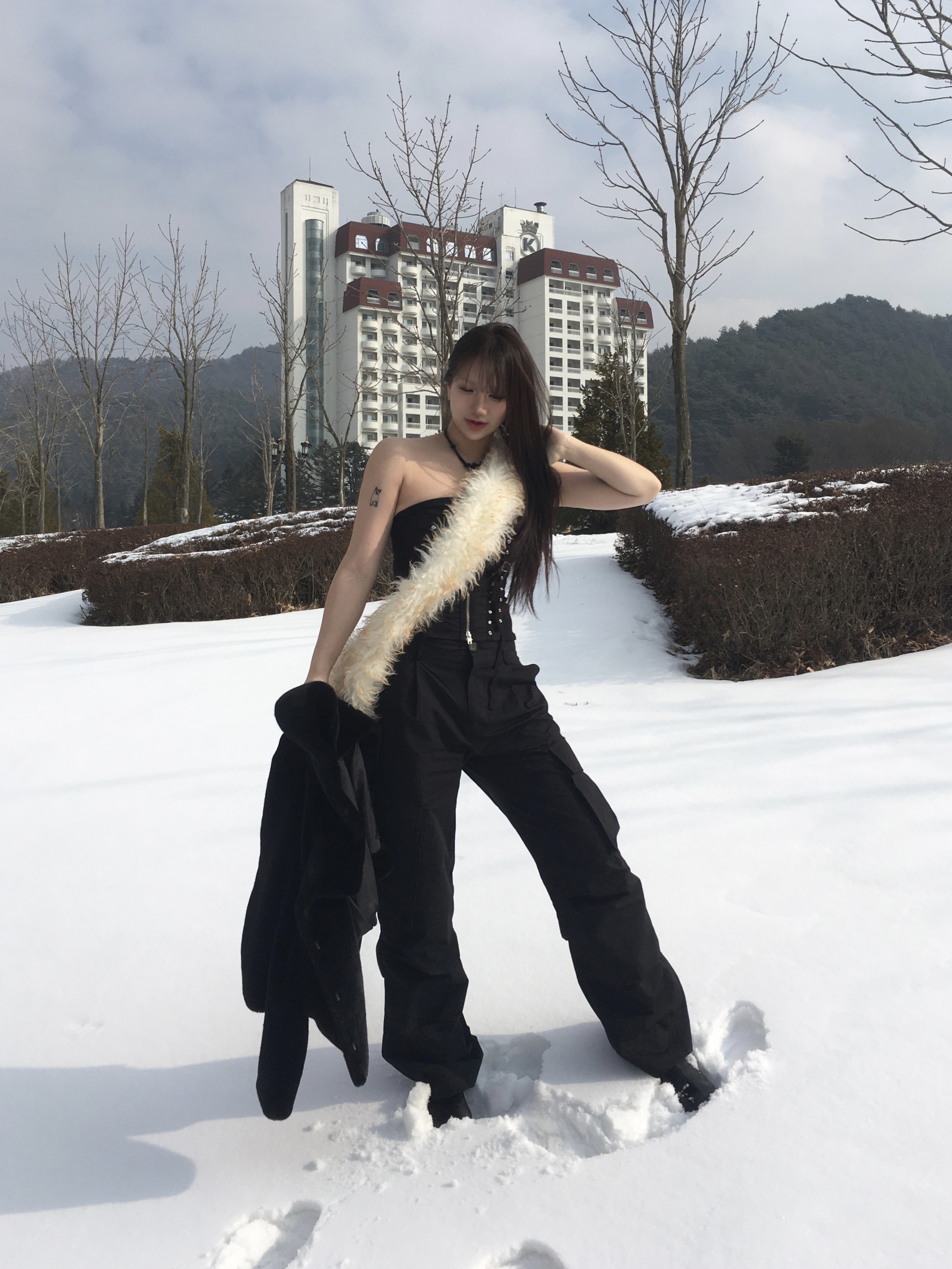 Yunse Half Mink Coat Black, (W) Bohemian Seoul Grunge Biker Bustier Black 착용 스타일