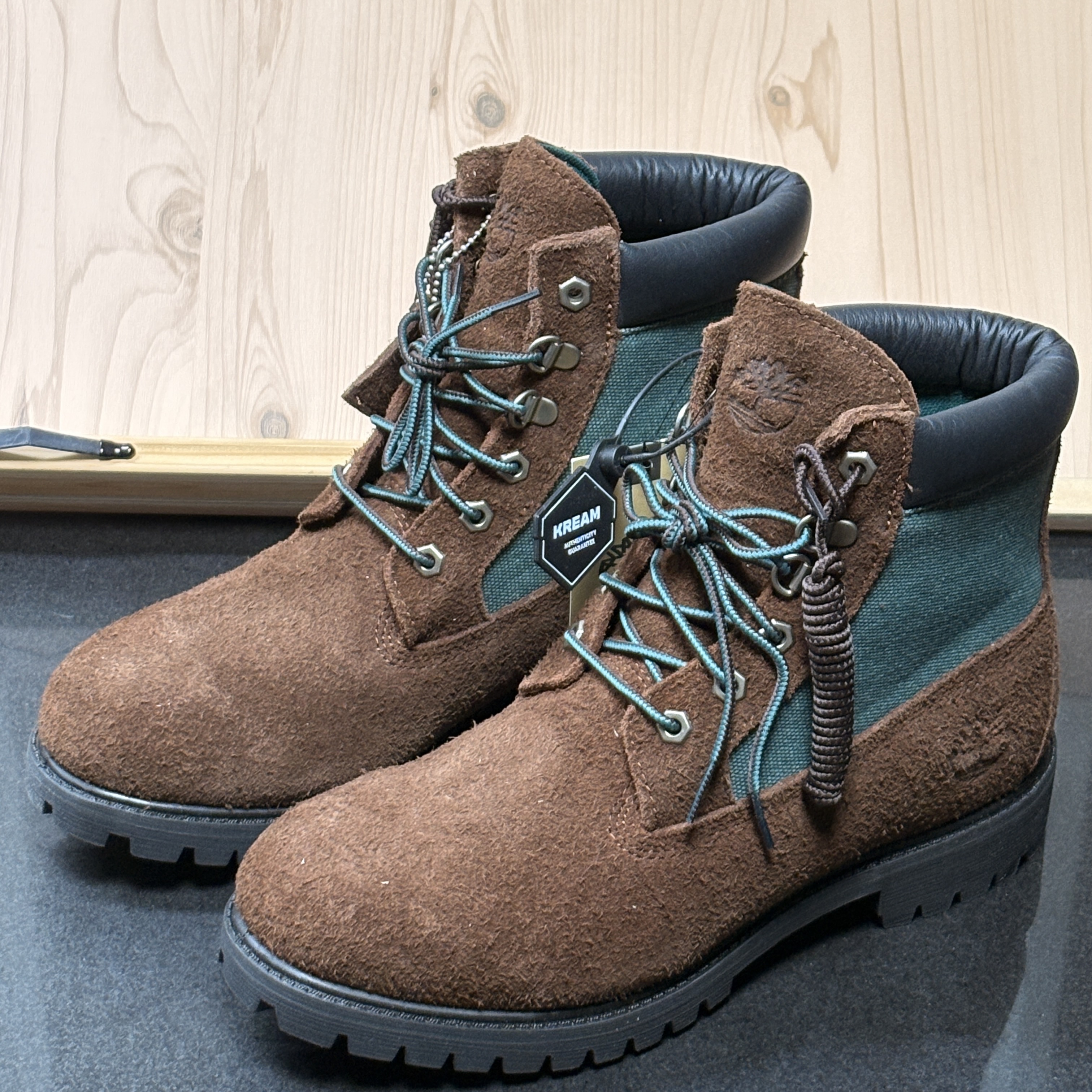Timberland x Thisisneverthat 6 inch Boot Brown - Wide 착용 스타일 - 1