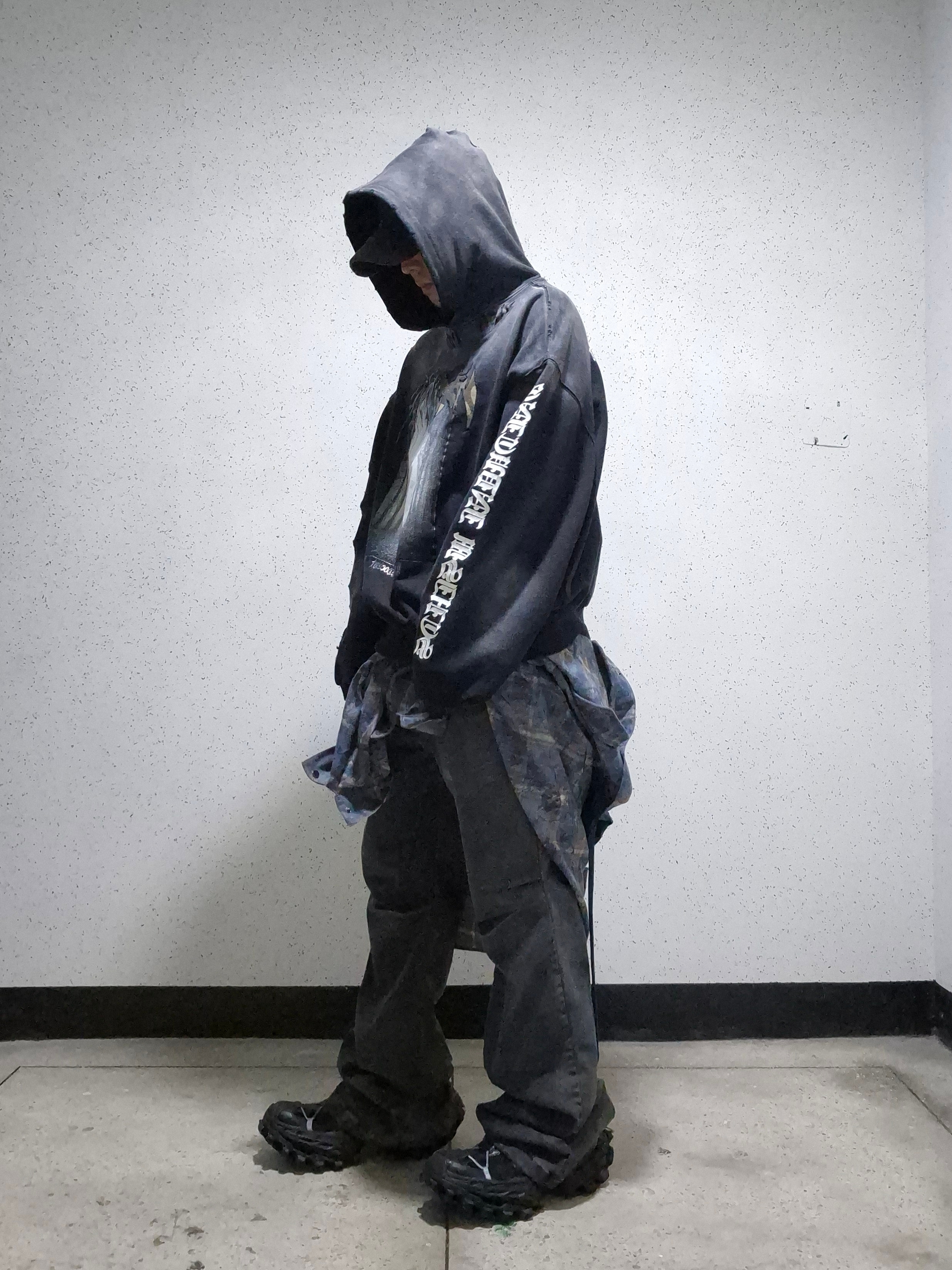 Balenciaga Hike Sneaker Black, VENDORS Full DU$K Flared Pants Gray 착용 스타일 - 3