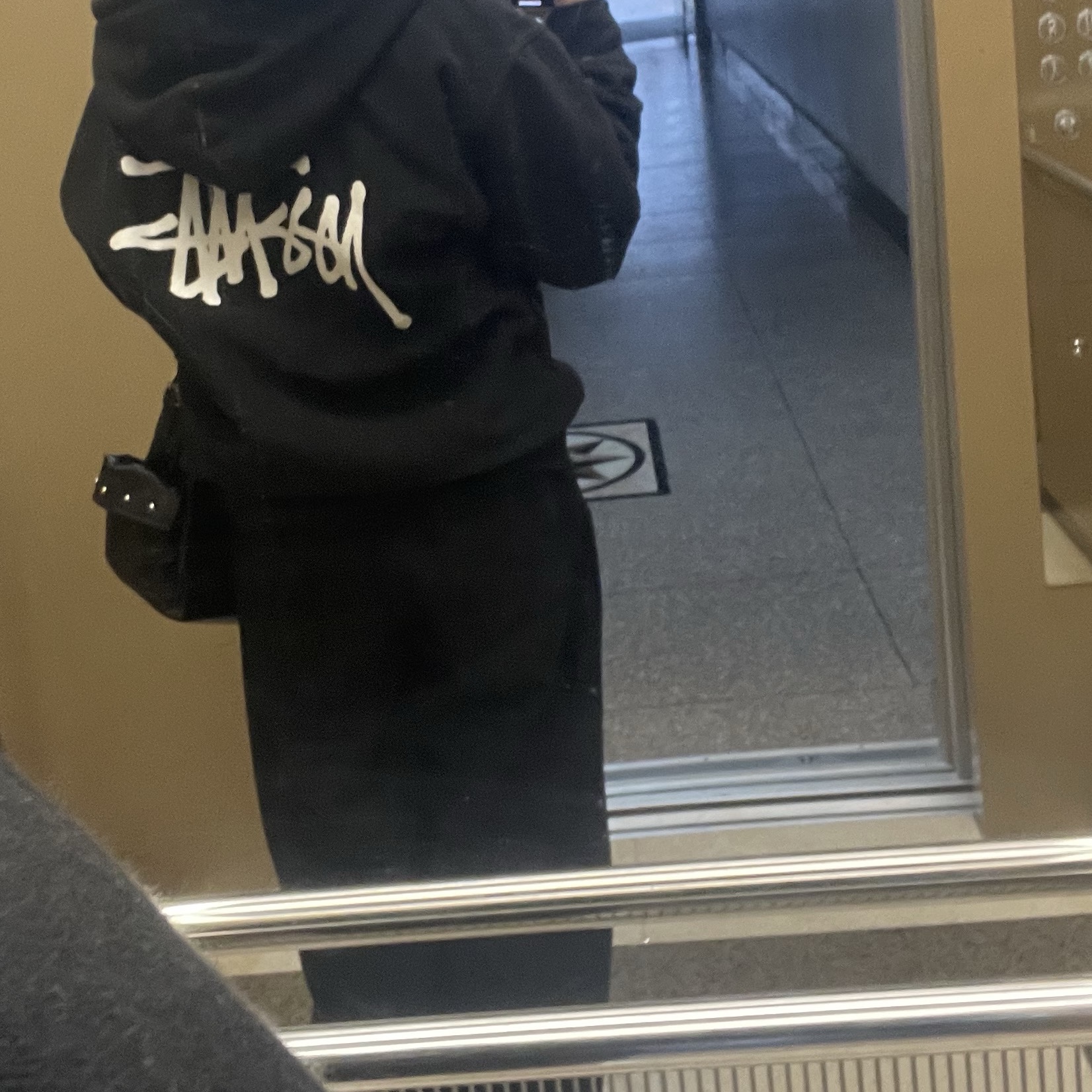 Stussy Basic Zip Hoodie Black 착용 스타일