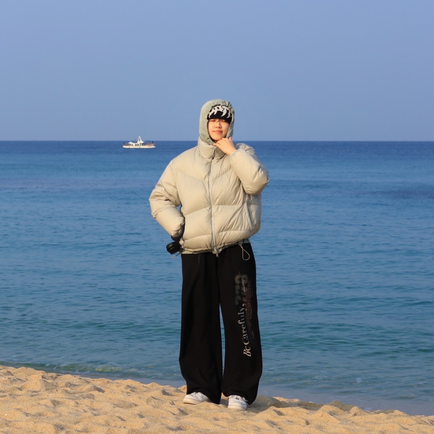 Nike Air Force 1 '07 Low White, The North Face White Label Riverton On Ball Jacket Black 착용 스타일 - 1