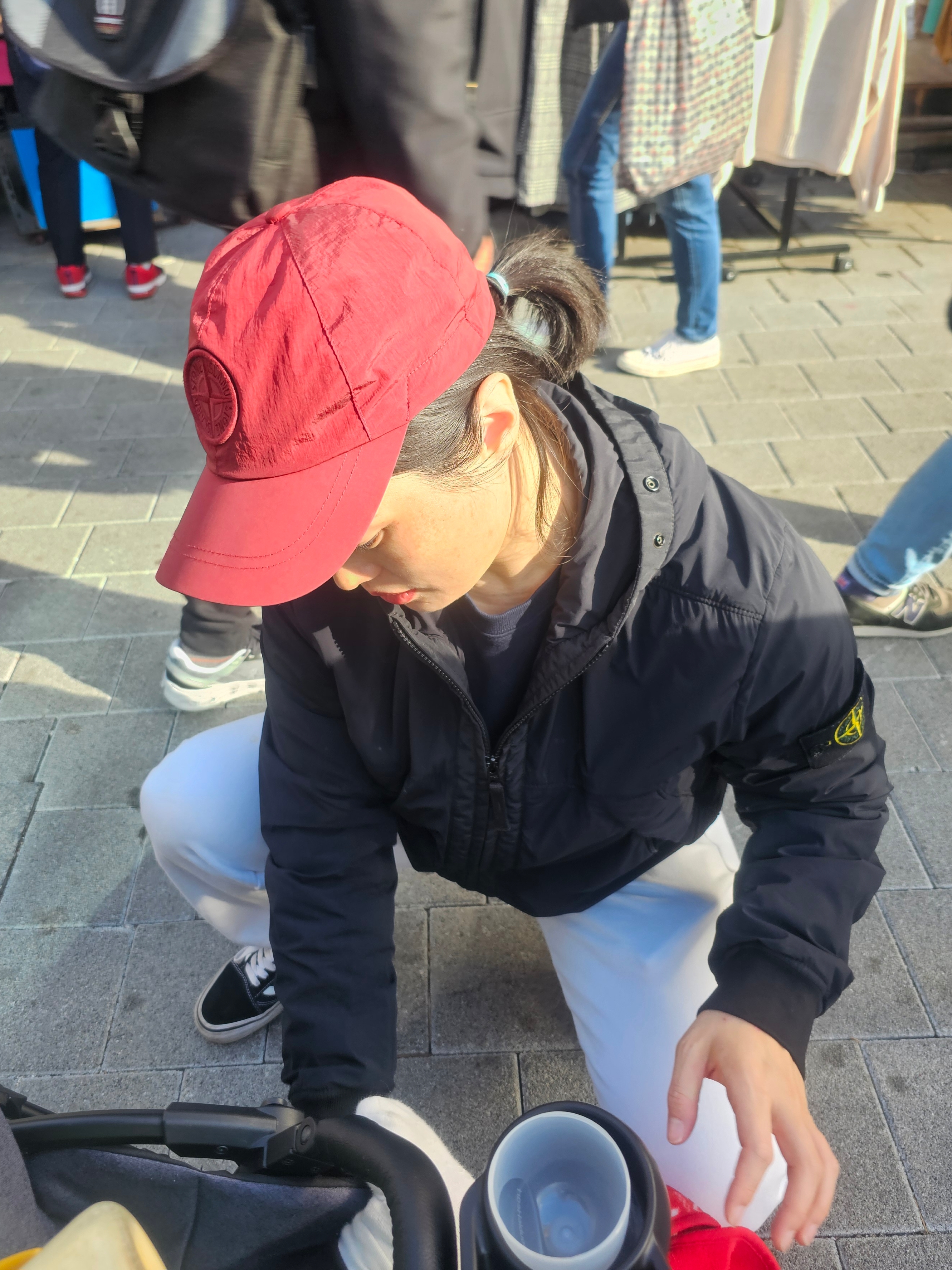 Stone Island 99576 Nylon Metal 6-Panel Cap Red - 24SS, Stone Island 41928 Comfort Tech Composite Polartec Hooded Jacket Black - 21FW 착용 스타일