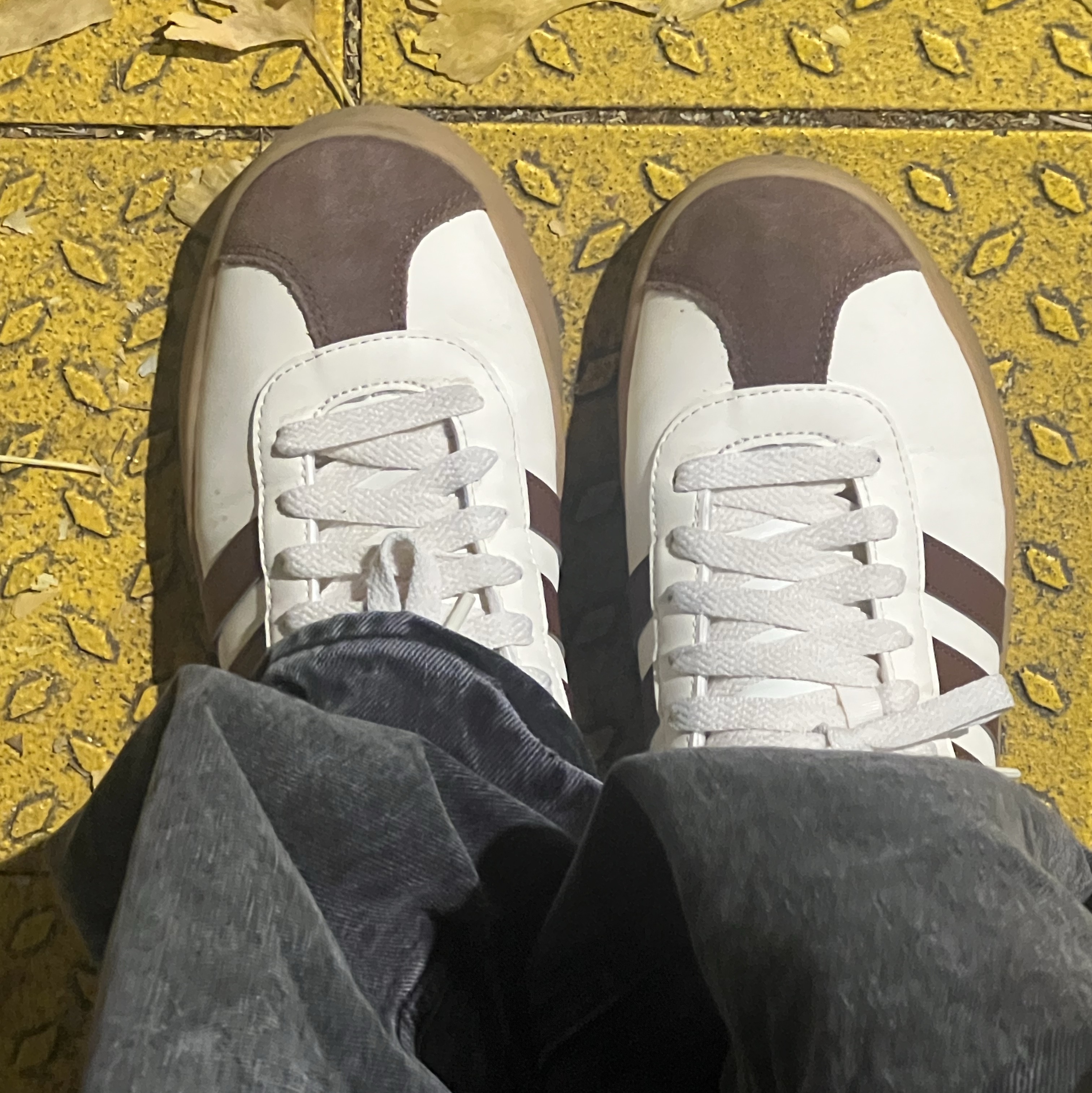 Adidas VL Court 2.0 Cream Brown 착용 스타일