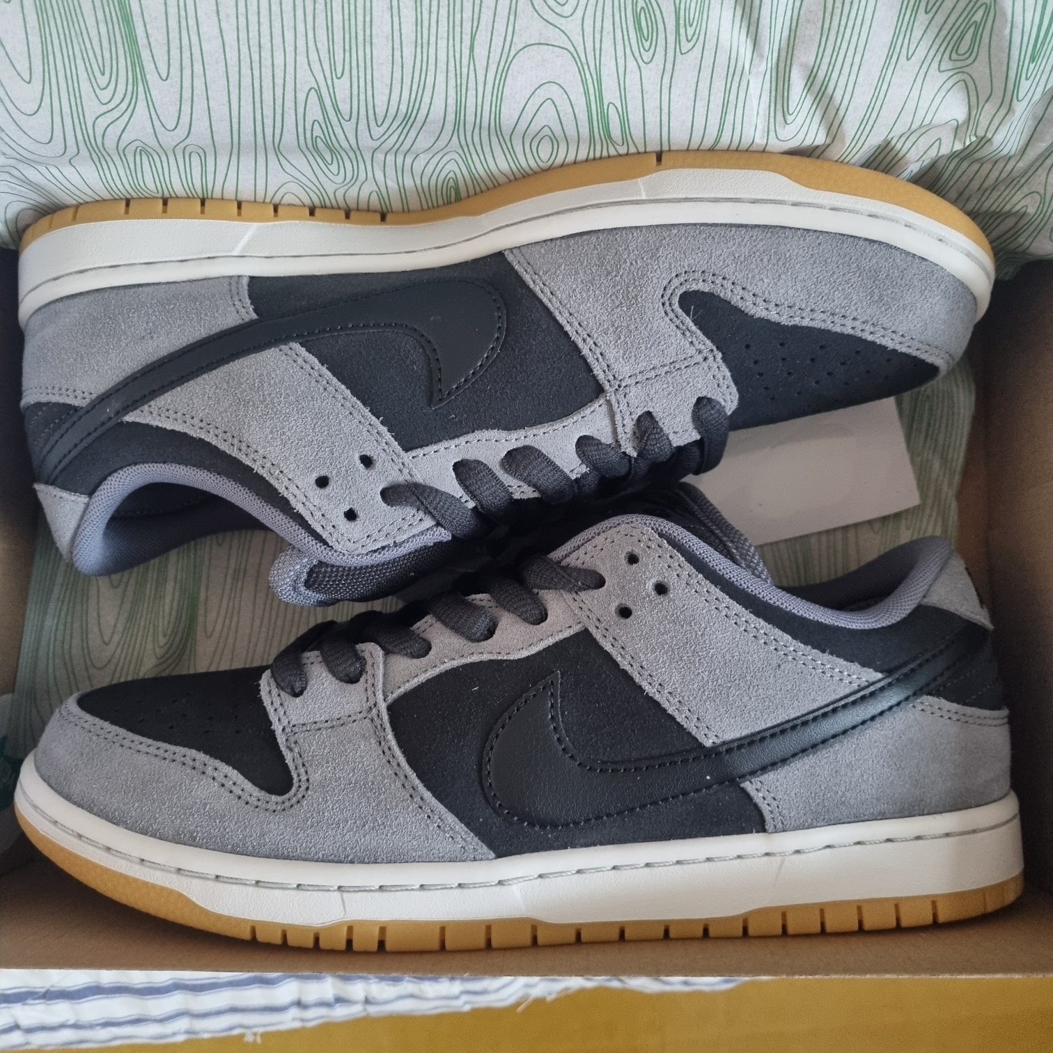 Nike SB Dunk Low Pro Black and Smoke Grey 착용 스타일
