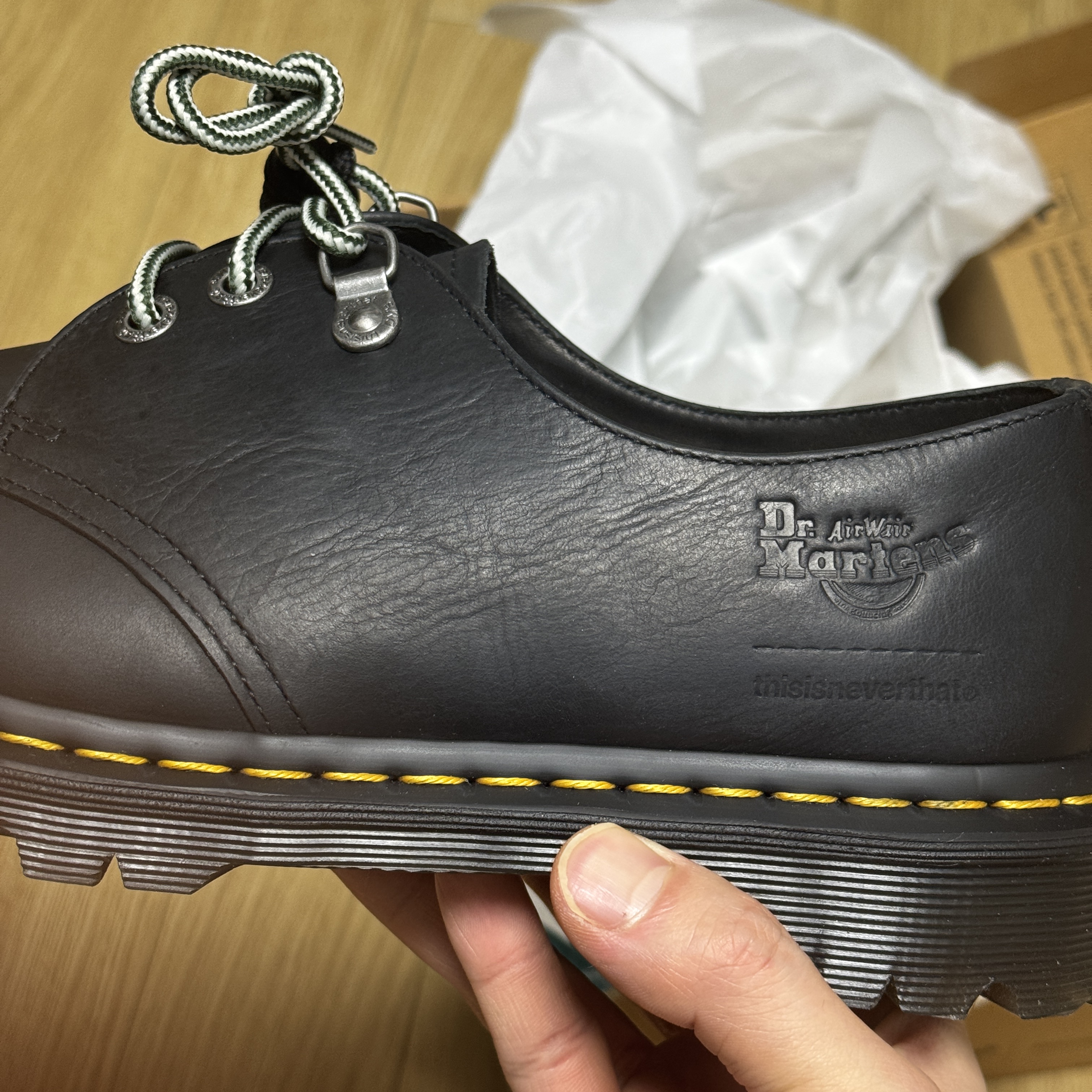 Dr. Martens x Thisisneverthat 1461 Waxed Full Grain Black 착용 스타일 - 5
