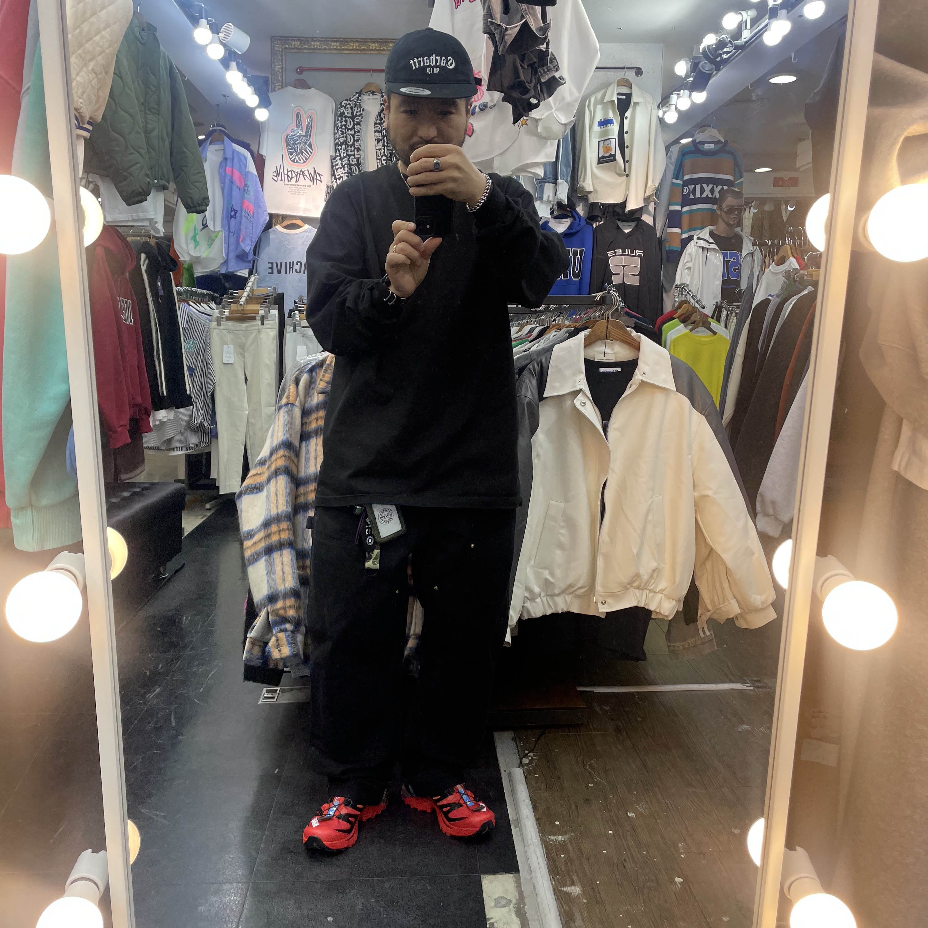 Salomon XT-4 Fiery Red Empire Yellow 착용 스타일