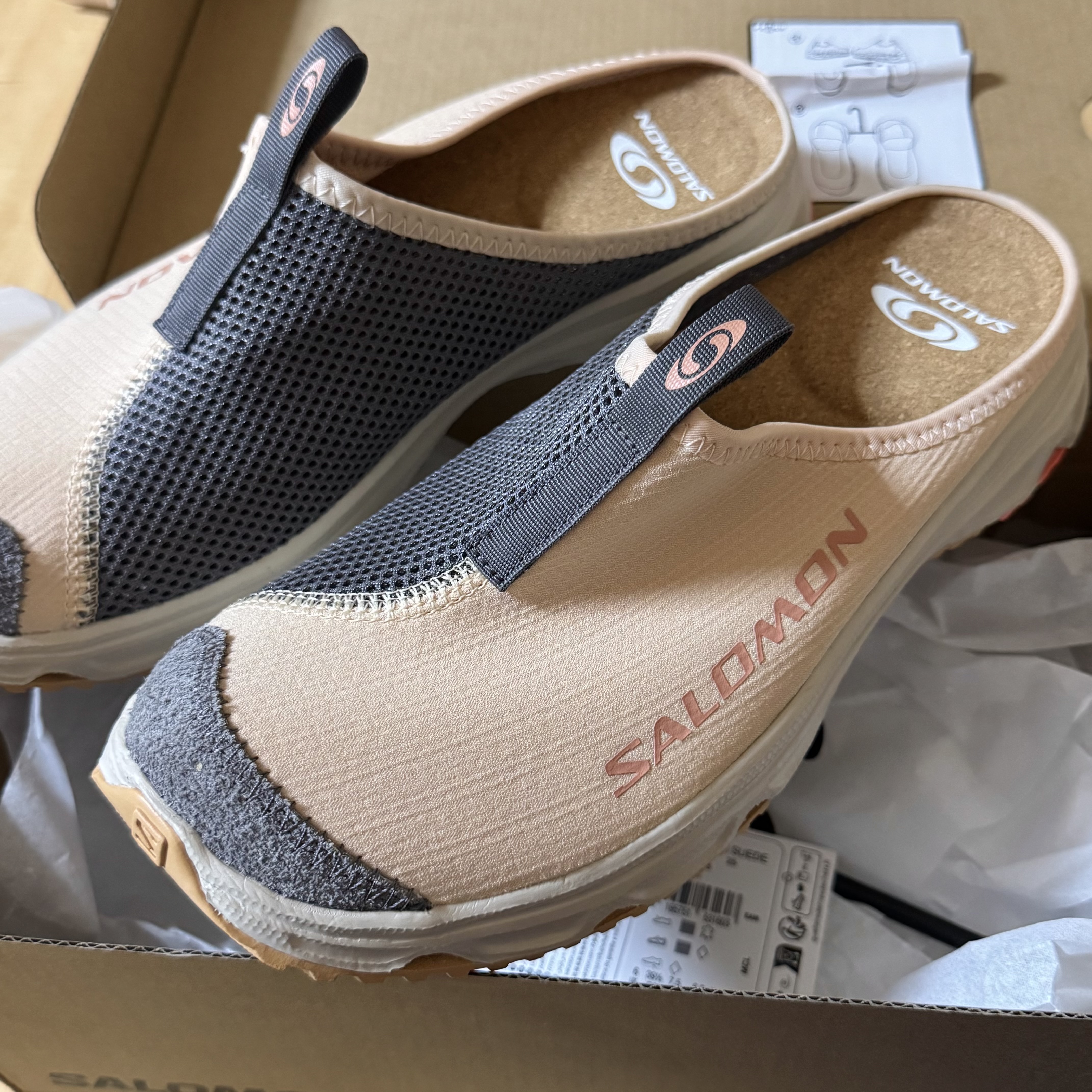 Salomon RX Slide 3.0 Suede Hazelnut Cement 착용 스타일