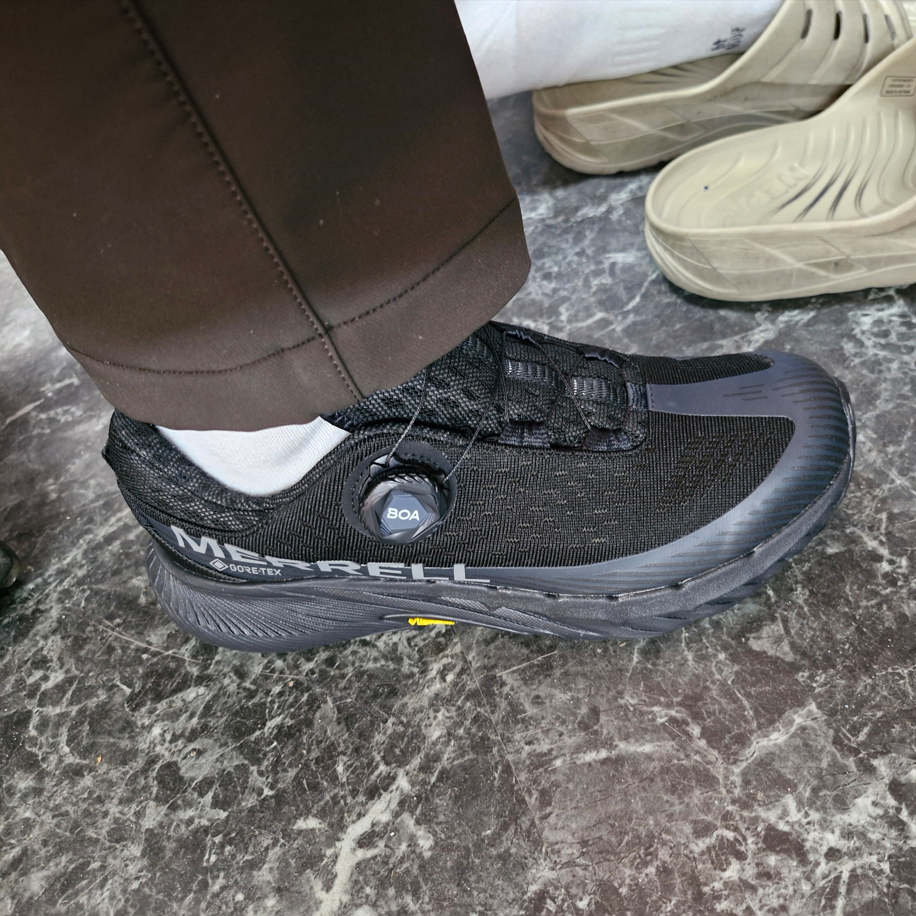 Merrell Agility Peak 5 Boa GTX Black 착용 스타일