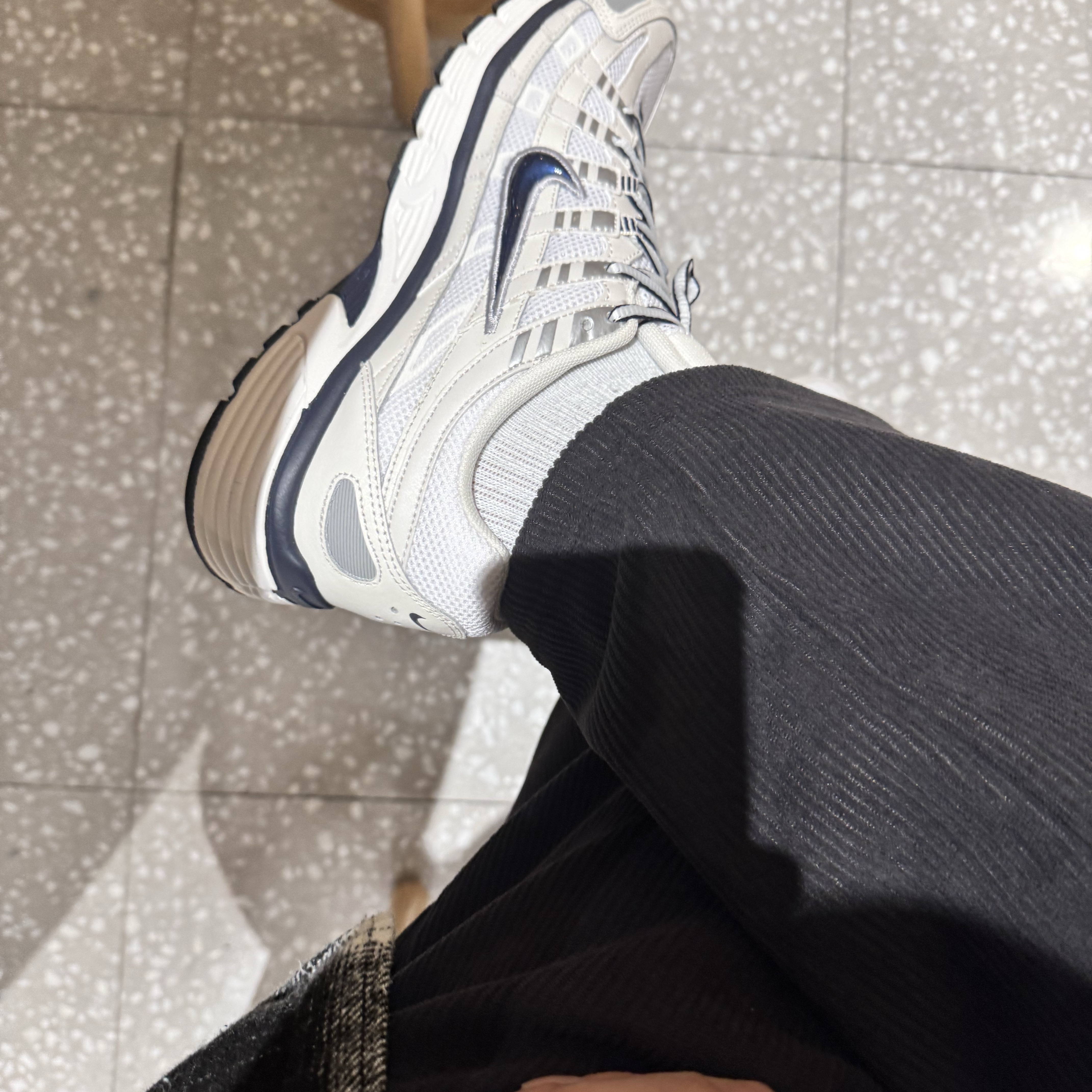 Nike P-6000 Phantom Summit White 착용 스타일 - 3