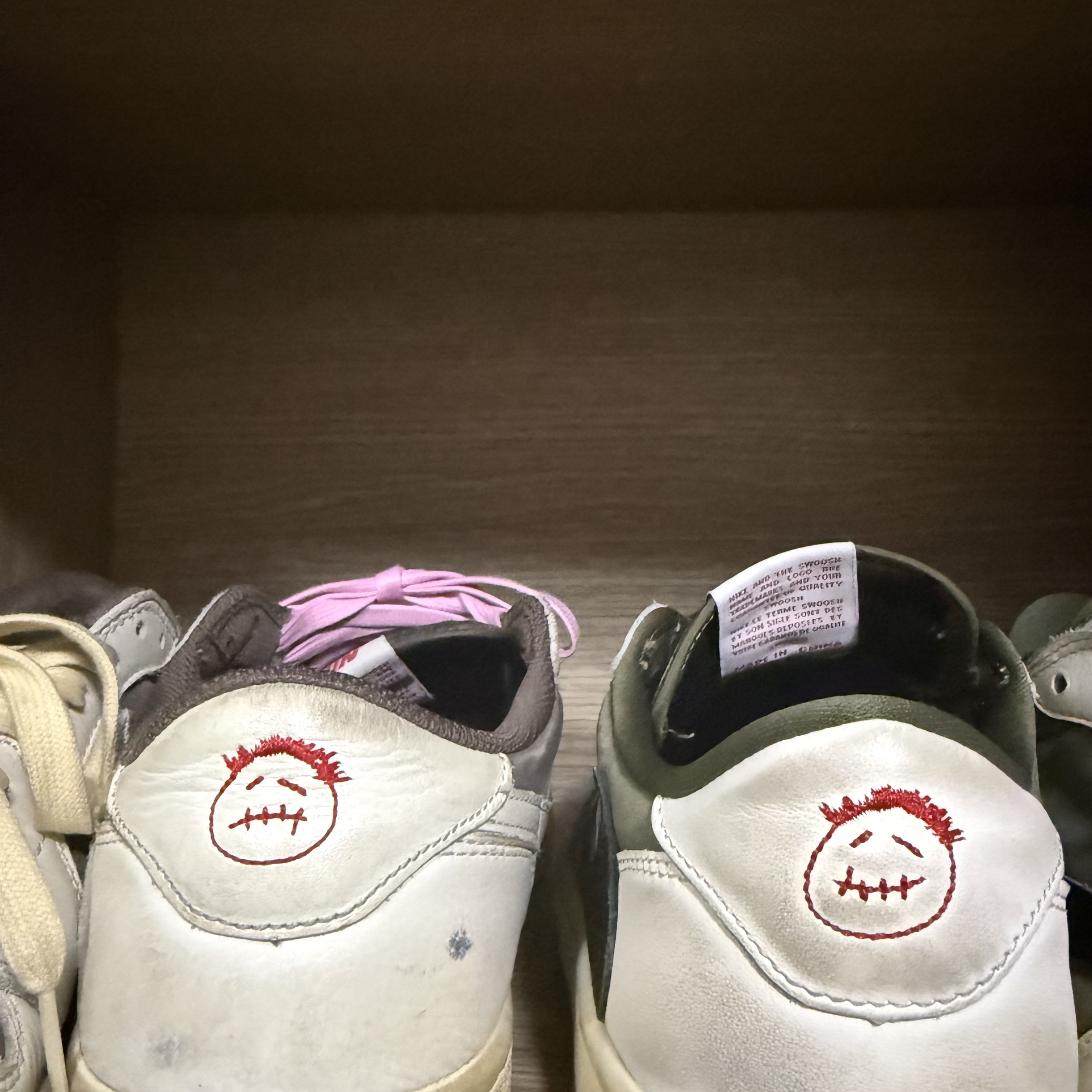 Jordan 1 x Travis Scott Retro Low OG SP Sail and Ridgerock, Jordan 1 x Travis Scott Retro Low OG SP Reverse Olive 착용 스타일