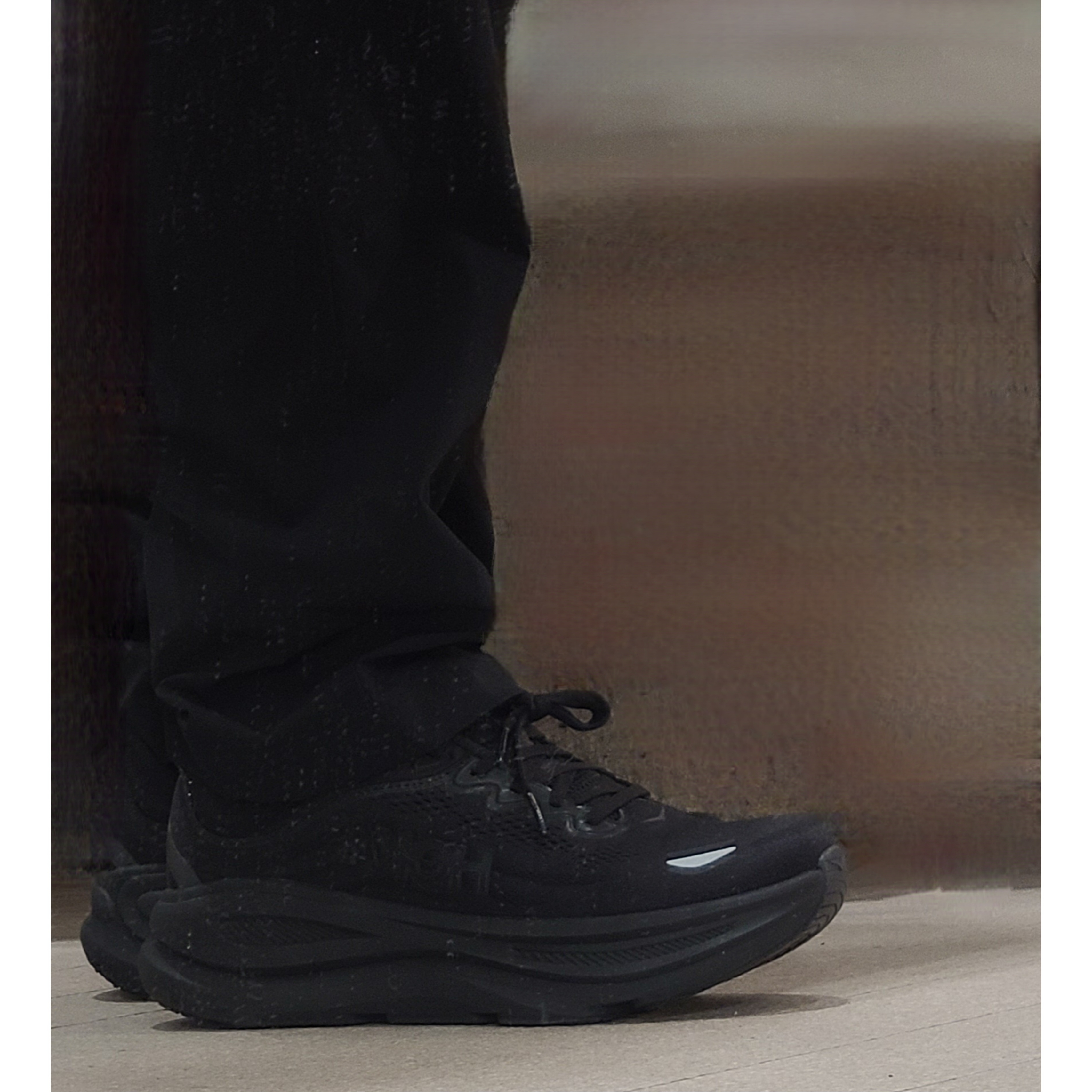 Hoka Bondi 9 Black - Wide 착용 스타일