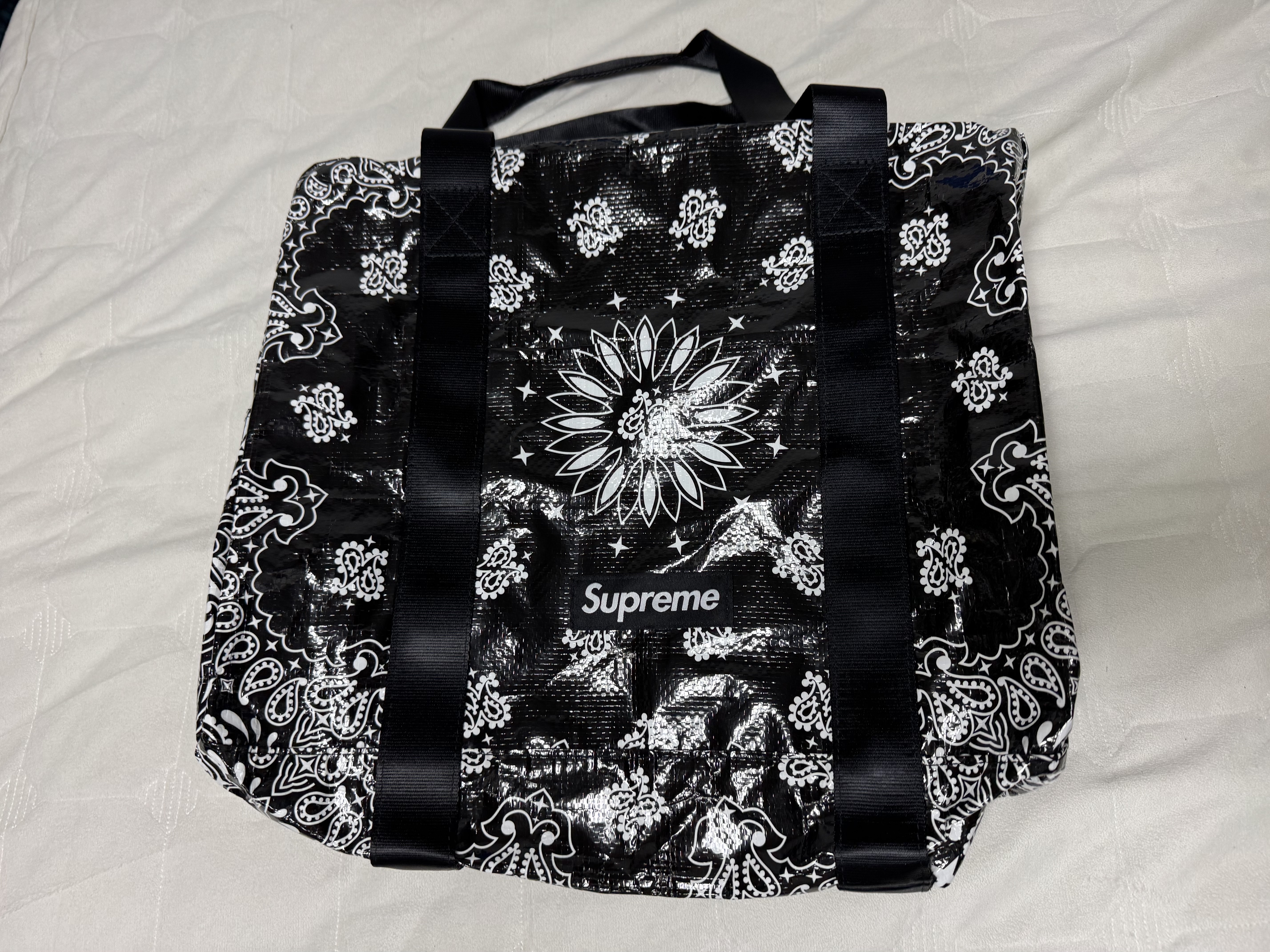 Supreme Bandana Tarp Small Duffle Bag Black - 21SS 착용 스타일