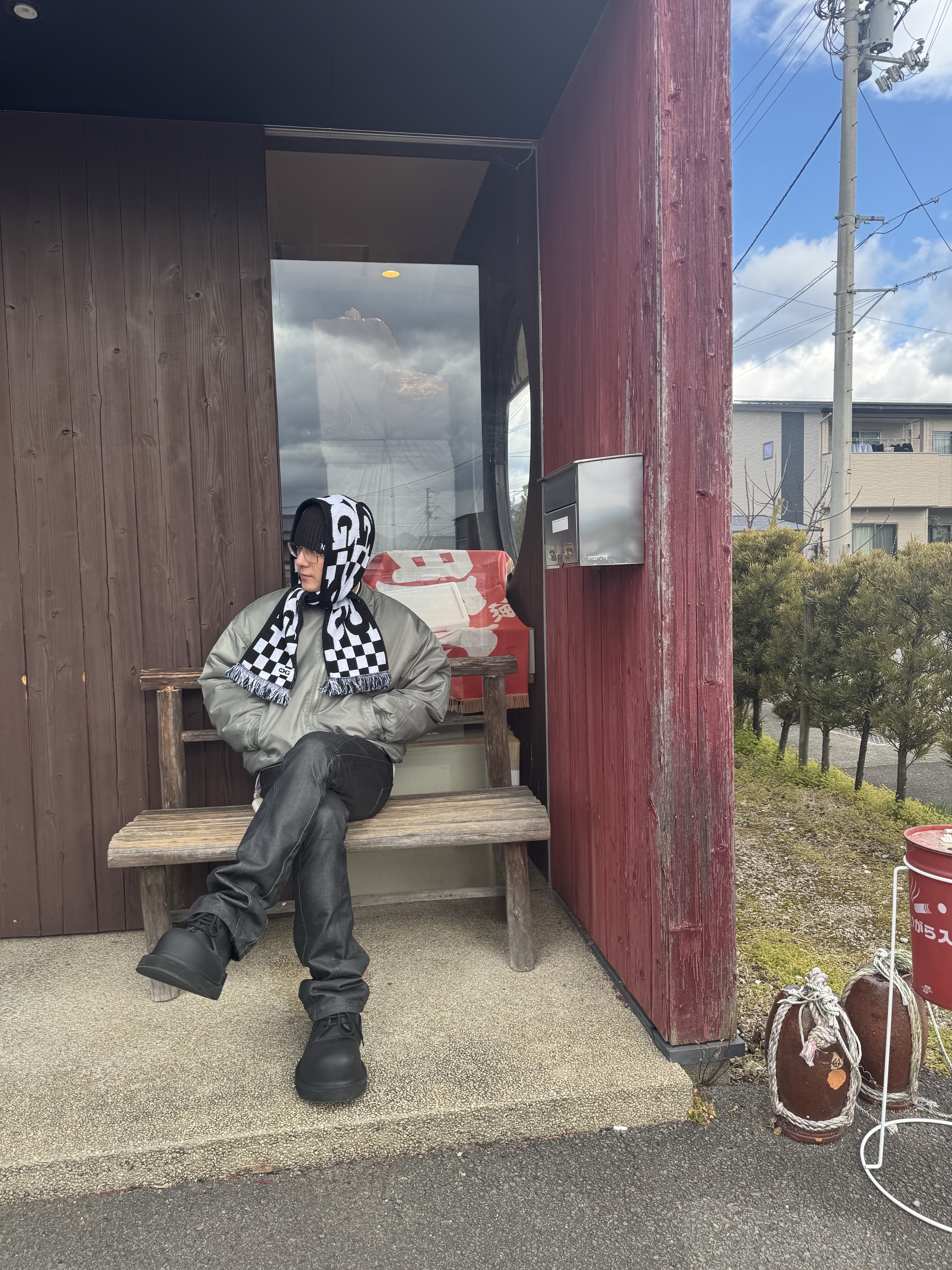 CDG Logo Check Muffler White Black, Balenciaga Steroid Derby Black 착용 스타일 - 1