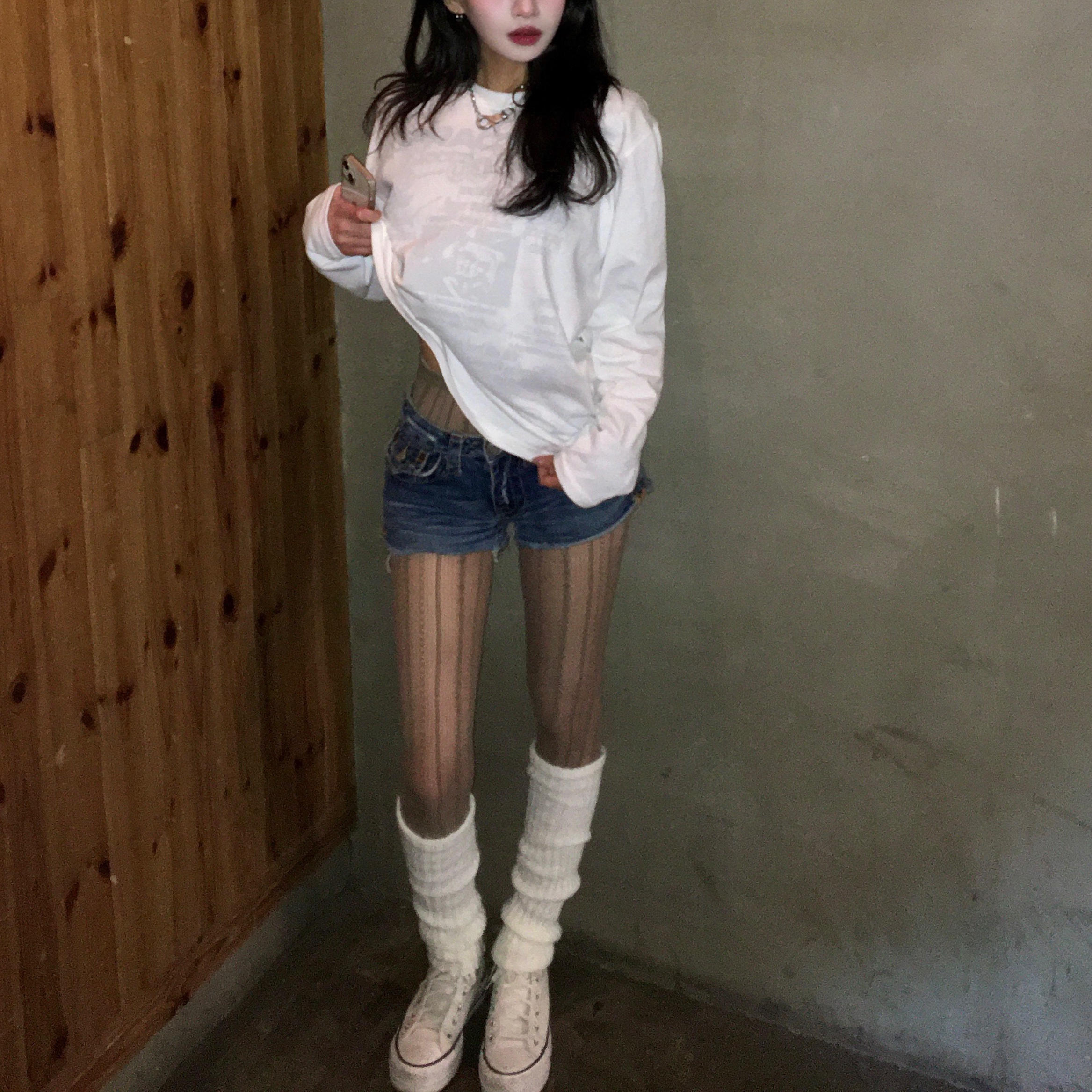 DEFYCLUBROBBERS Routine LS T-Shirt White Gray 착용 스타일 - 3